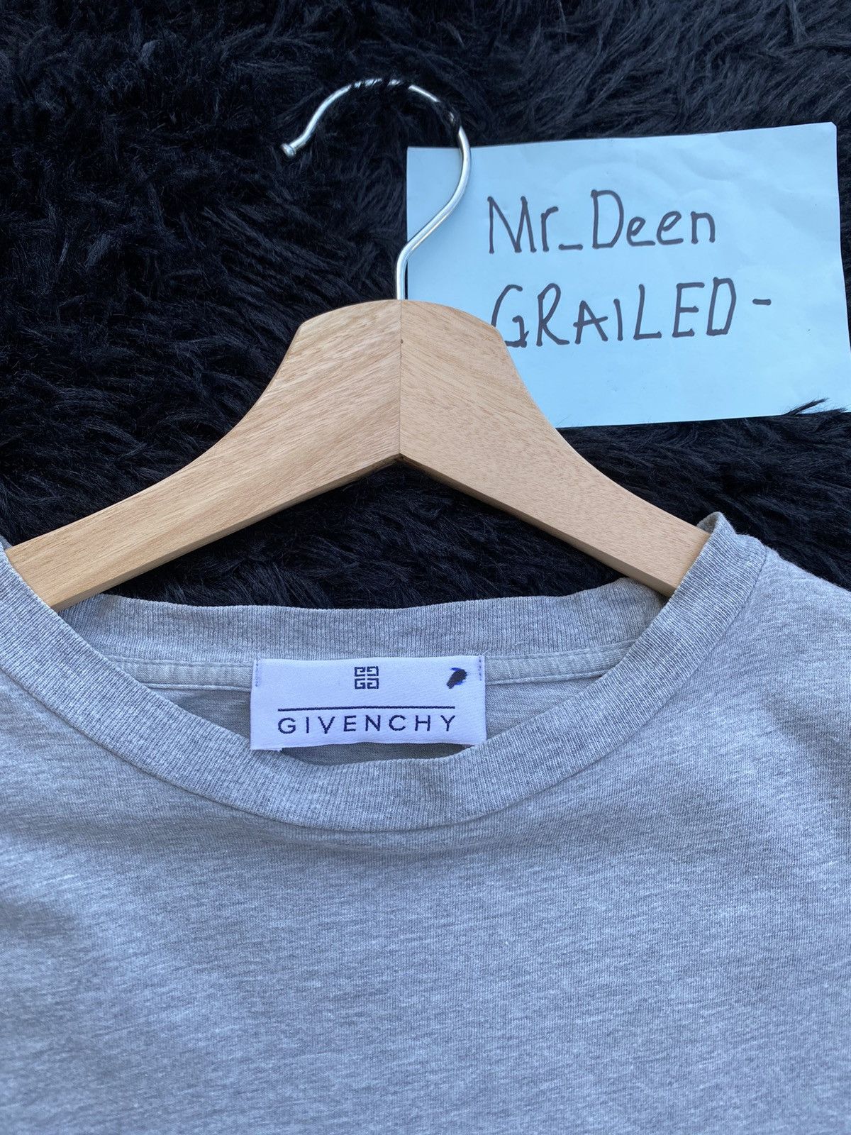 Givenchy Rare Vintage Givenchy Spellout Tshirt Size US L / EU 52-54 / 3 - 8 Thumbnail