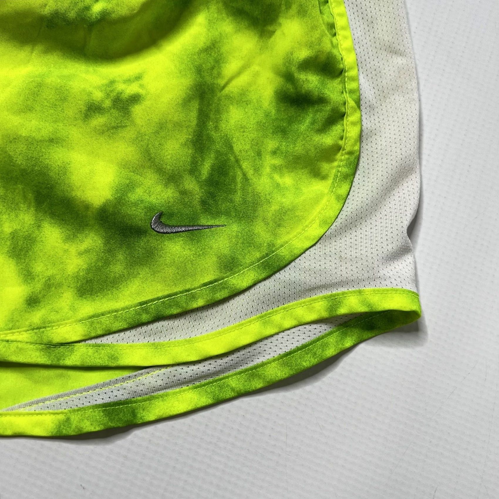 Nike Nike Dri Fit Tempo Running Shorts Womens XS Lined Green Yellow Nike Tempo Athletic Shirt? Size 26" / US 2 / IT 38 - 6 Thumbnail