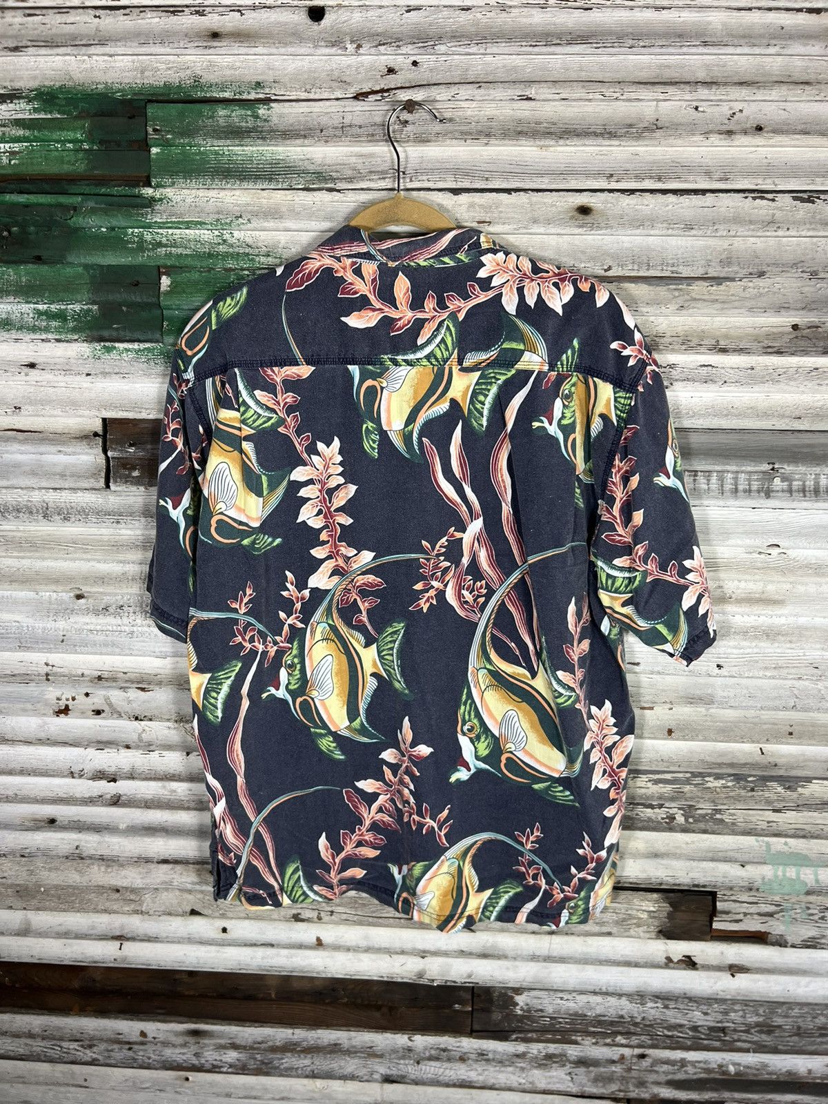 Tommy Bahama Vintage Tommy Bahama Fish Rayon Shirt Size US L / EU 52-54 / 3 - 2 Thumbnail