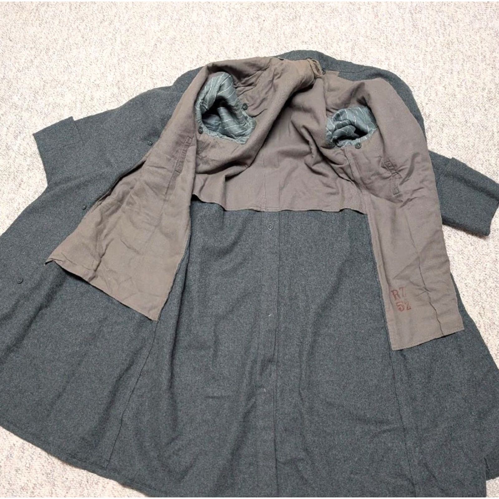 Doublet VINTAGE Swiss Military Overcoat Coat Wool Green 44 L Men Size 44 Chest Double Breasted Wool UK40s 44 in 18.5" Shoulders Mens Size US L / EU 52-54 / 3 - 3 Thumbnail