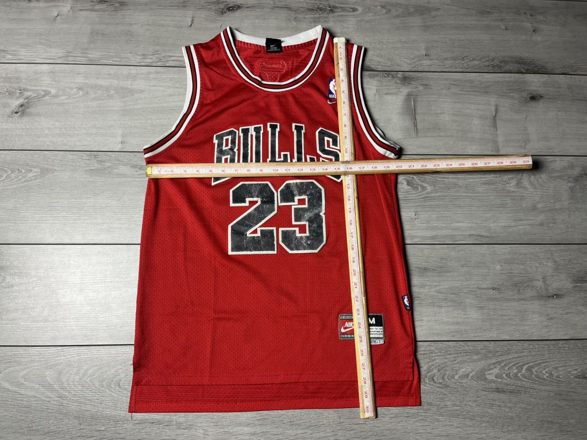 Nike Vintage Nike Chicago Bulls #23 Michael Jordan Basketball NBA Size US M / EU 48-50 / 2 - 6 Thumbnail