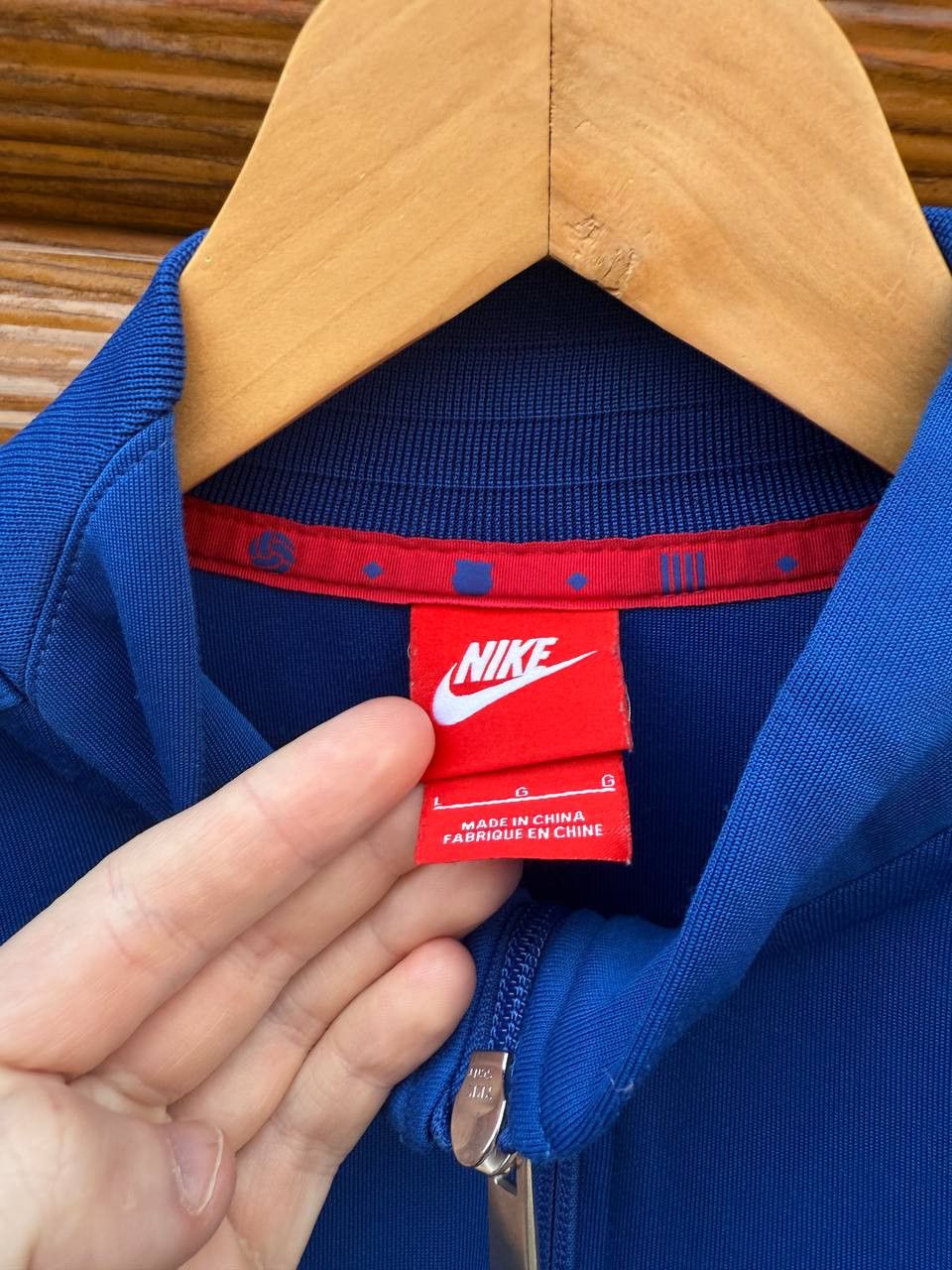 Nike BARCELONA FOOTBALL JACKET NIKE TRACK TOP JERSEY SIZE L Size US L / EU 52-54 / 3 - 5 Thumbnail