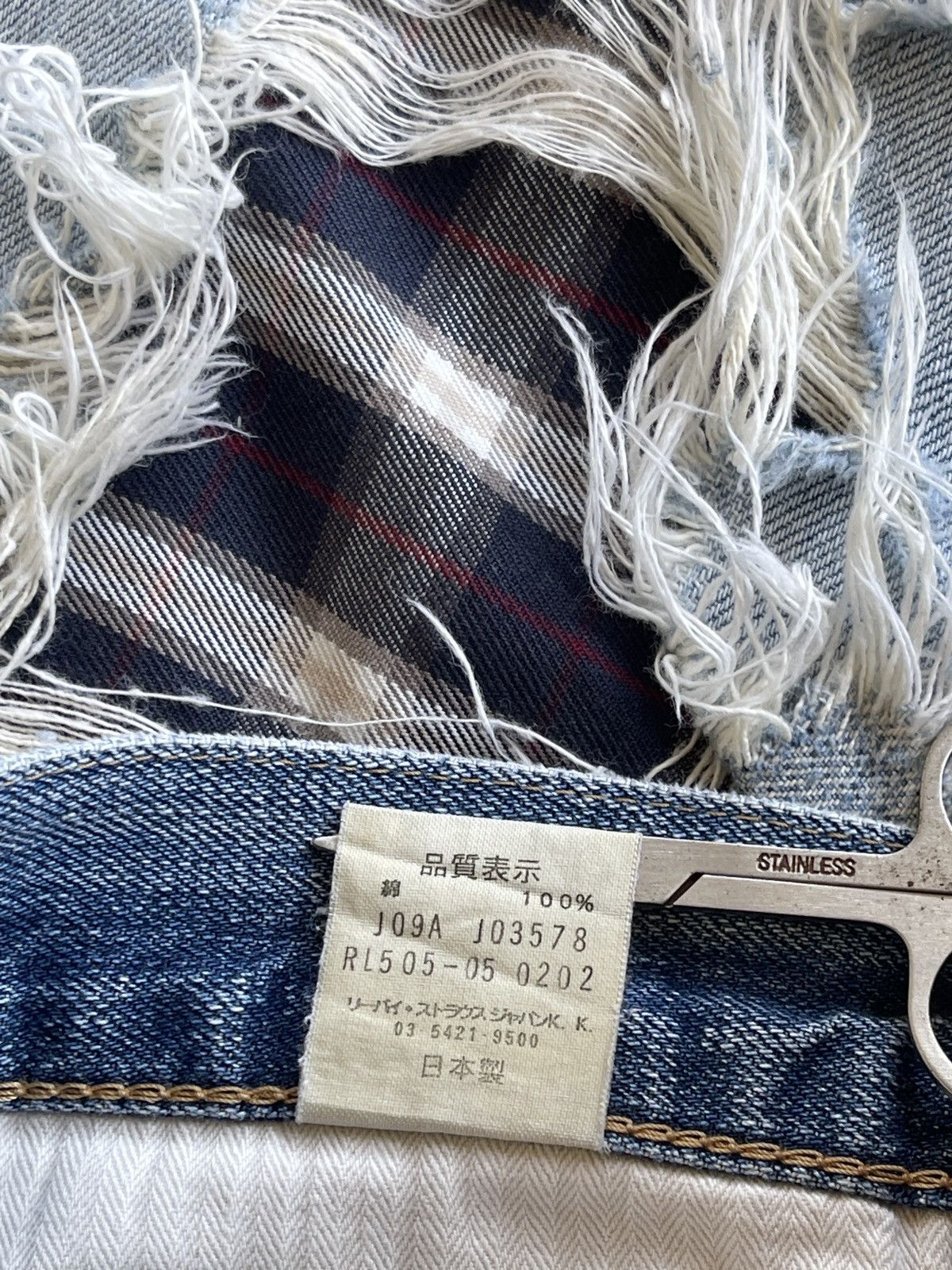 Levi's Vintage Clothing Vintage Levis Ripped Distressed Denim Size US 30 / EU 46 - 15 Thumbnail