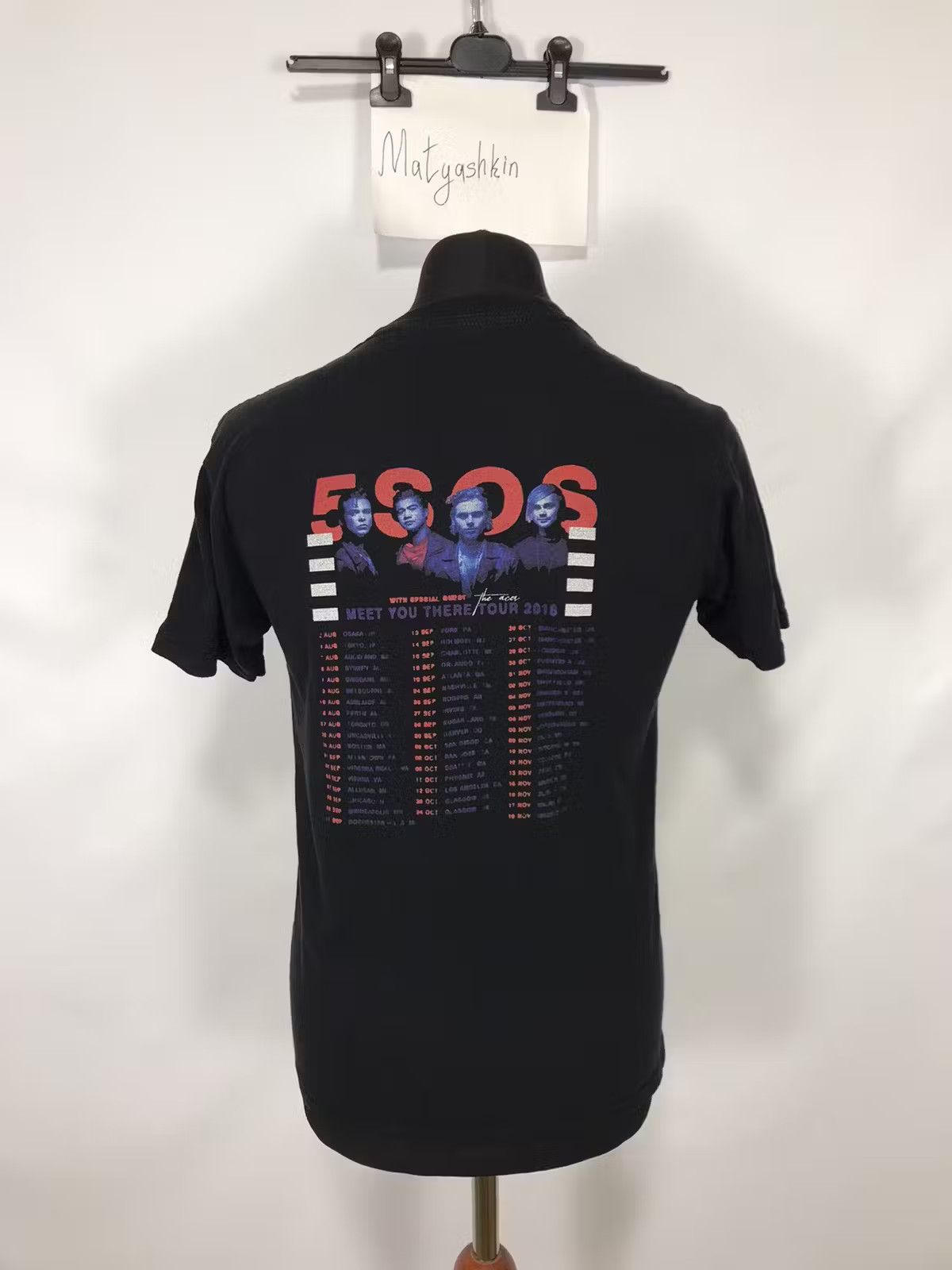 Band Tees 5 SOS 2018 Tour t-shirt size S Size US S / EU 44-46 / 1 - 2 Thumbnail
