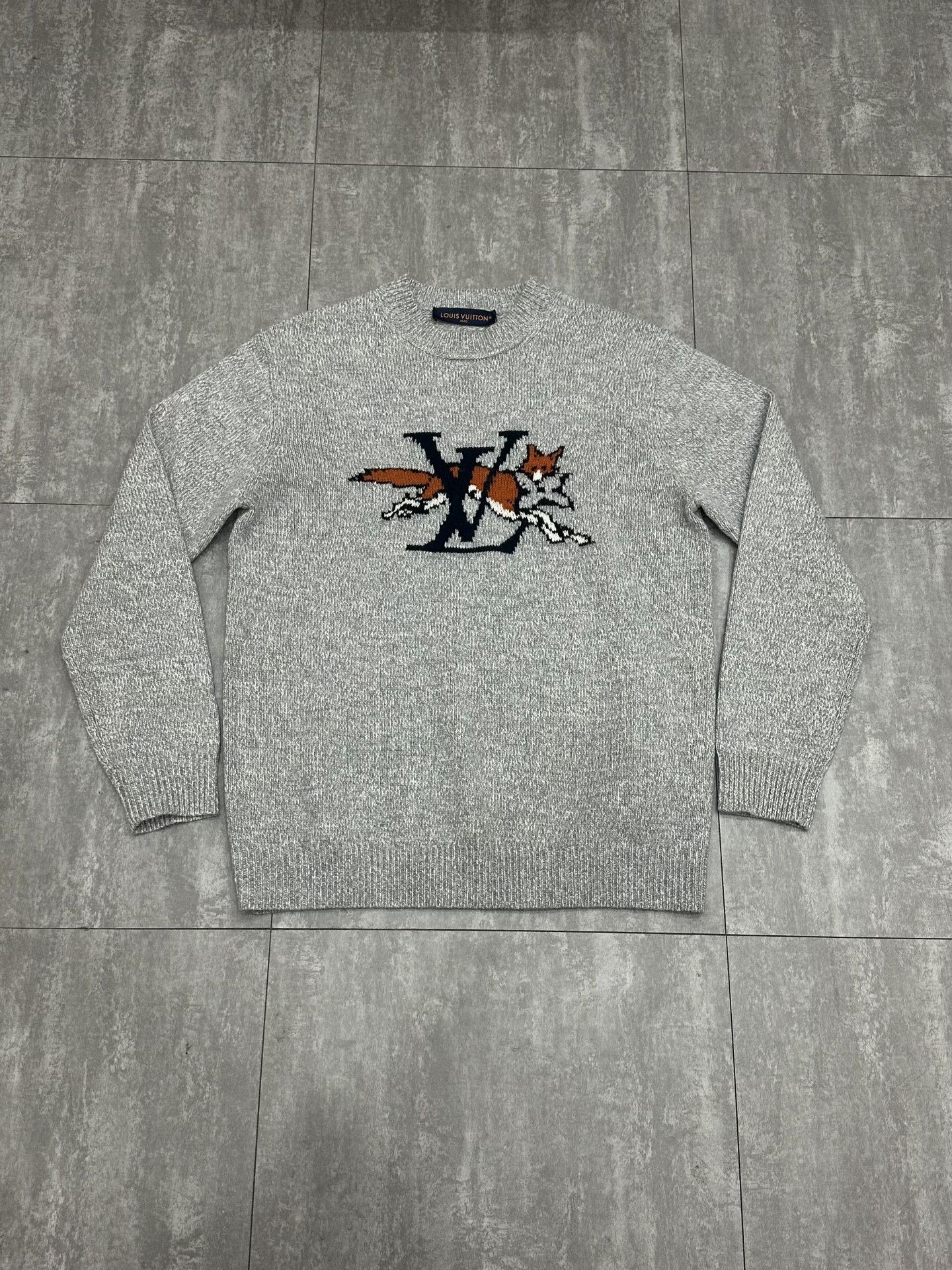 Louis Vuitton Louis Vuitton Embroidered Gray Sweater m Men Size US M / EU 48-50 / 2 - 1 Thumbnail