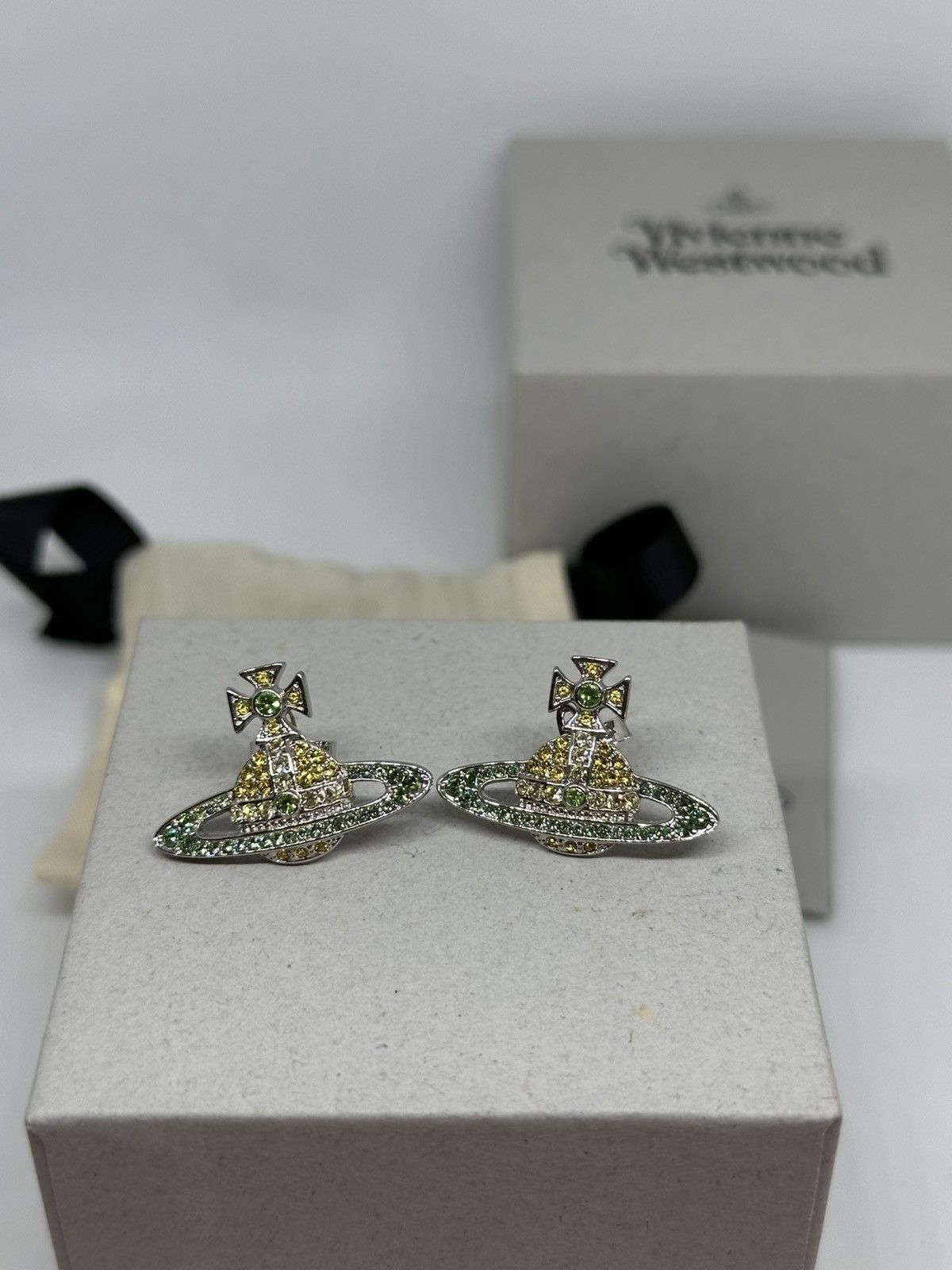 【関税込み】Vivienne Westwood ゴールド Kika ピアス ヴィヴィアン ウエストウッド Vivienne Westwood アクセサリー