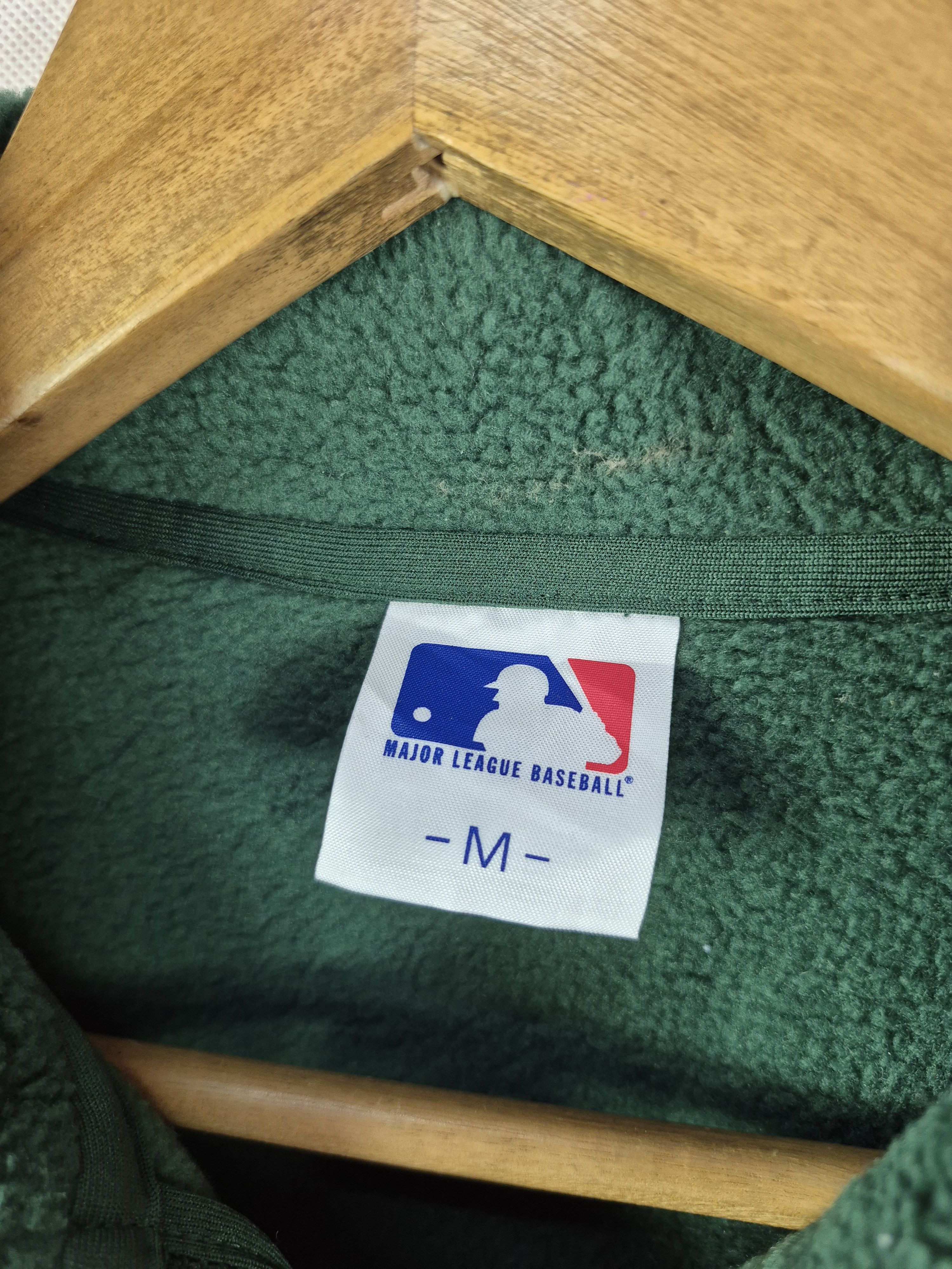 MLB 🔥 Uniqlo MLB Oakland Athletic Half Zipper Sweater Size US M / EU 48-50 / 2 - 7 Thumbnail