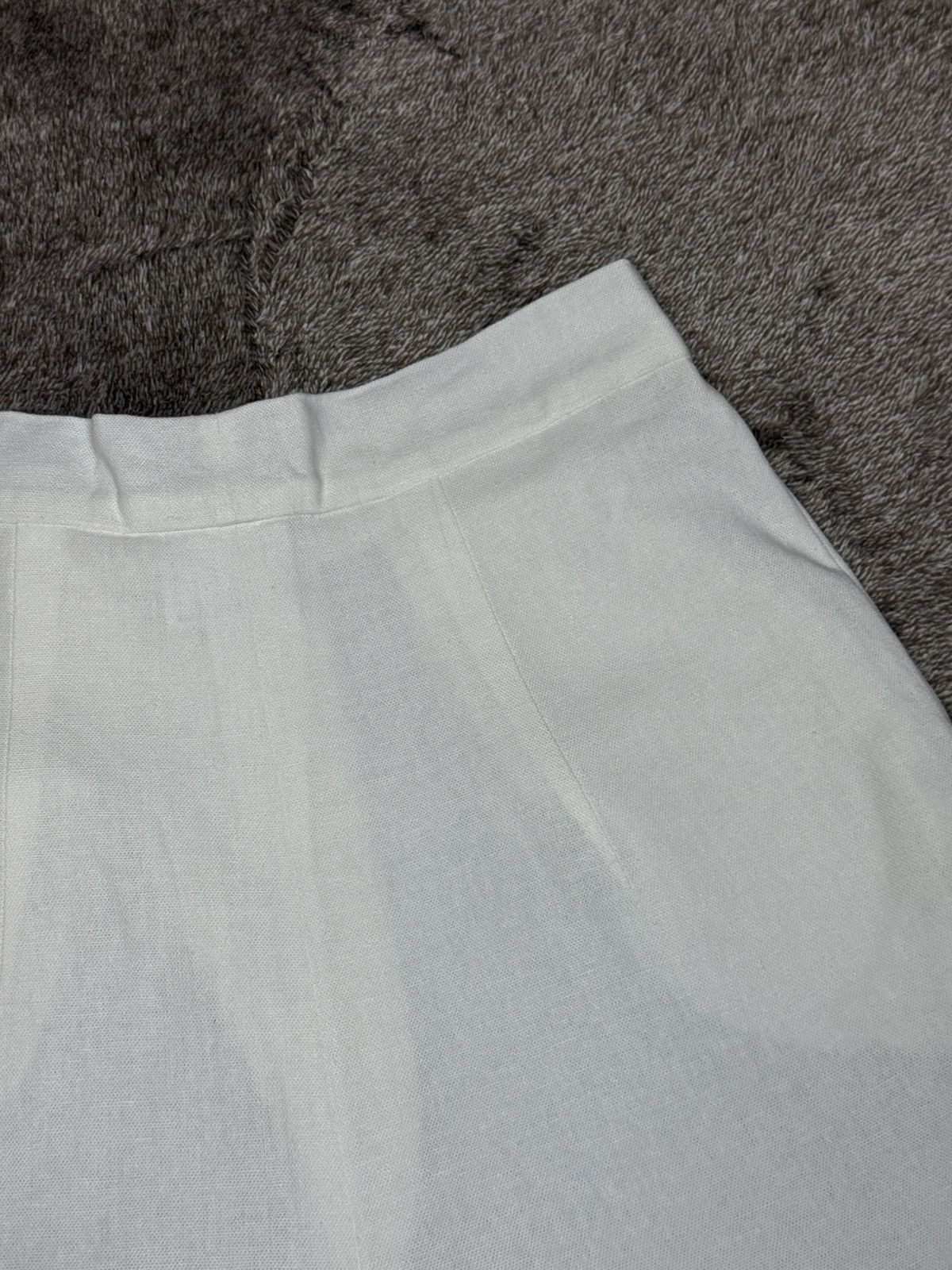 Chanel Chanel Off White Linen Textured Pleat Pocket Shorts Size 34 Size 24" / US 00 / IT 34 - 17 Thumbnail