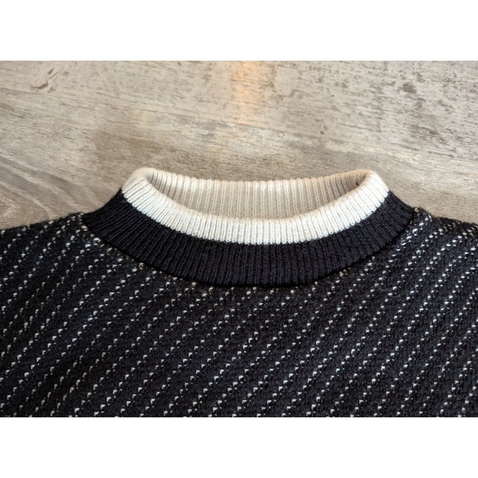 Vintage VINTAGE Fiji Sweater Mens Black White Geometric Knit Mock Neck Pullover XL Italy Hand Washable Casual Formal Travel Size US XL / EU 56 / 4 - 7 Thumbnail