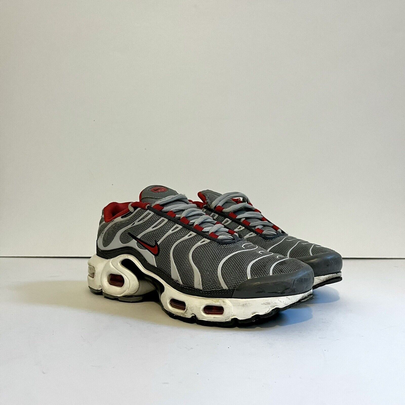 Nike 2019 Nike Air Max Plus TN GS Grey Red CD0609-005 Rare Sz 4Y Size US 5.5 / IT 35.5 - 3 Thumbnail
