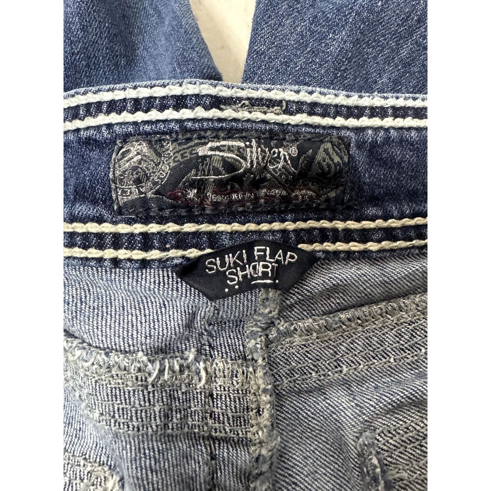 Silver Jeans Co. VINTAGE? No. Silver Jeans Co. Women's Denim Shorts Size 32x7 Size 24" / US 00 / IT 34 - 2 Thumbnail