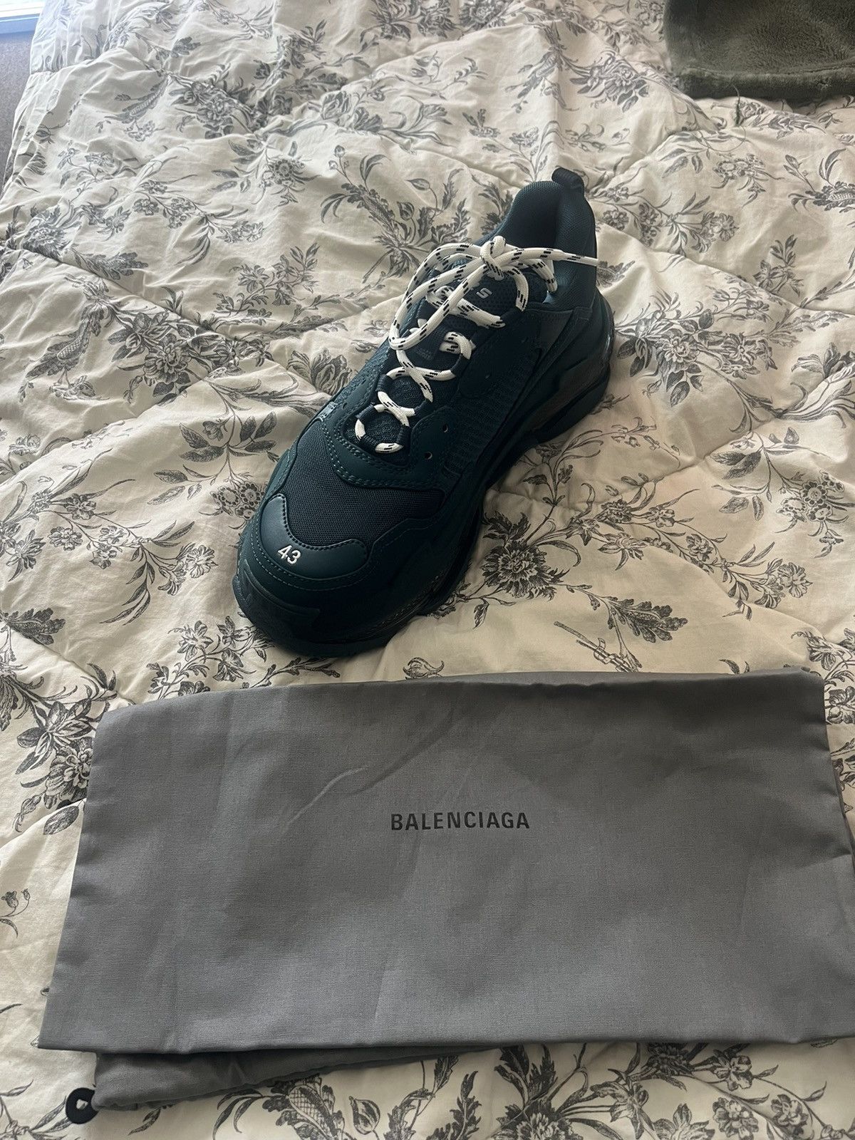 Balenciaga BALENCIAGA TRIPLE S Size US 10 / EU 43 - 6 Thumbnail