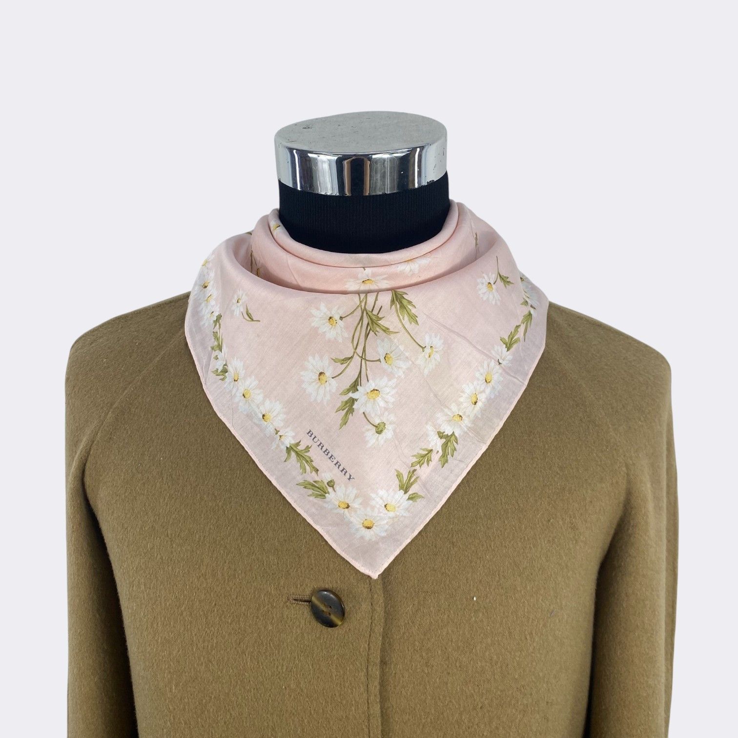 Burberry Vintage Burberry Handkerchief Neckerchief Bandana H119R Size ONE SIZE - 2 Thumbnail