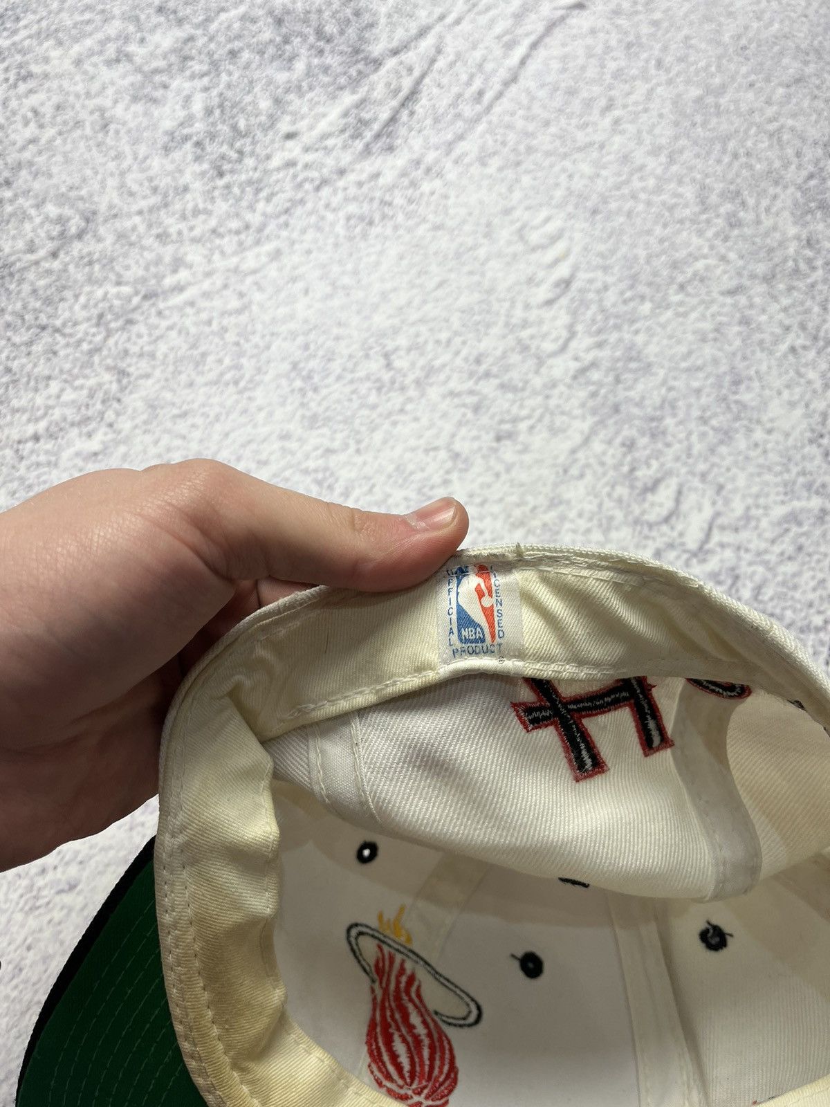 NBA Vintage Miami Heat Cap NBA Streetwear Rare Casual Fan Logo Size ONE SIZE - 11 Thumbnail