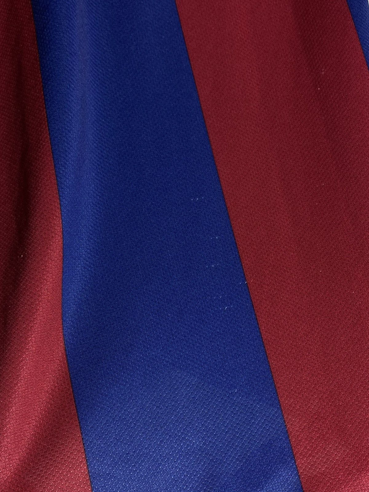 Nike Nike FC Barcelona 2010/11 Home Football Shirt Messi Era Size US S / EU 44-46 / 1 - 18 Thumbnail