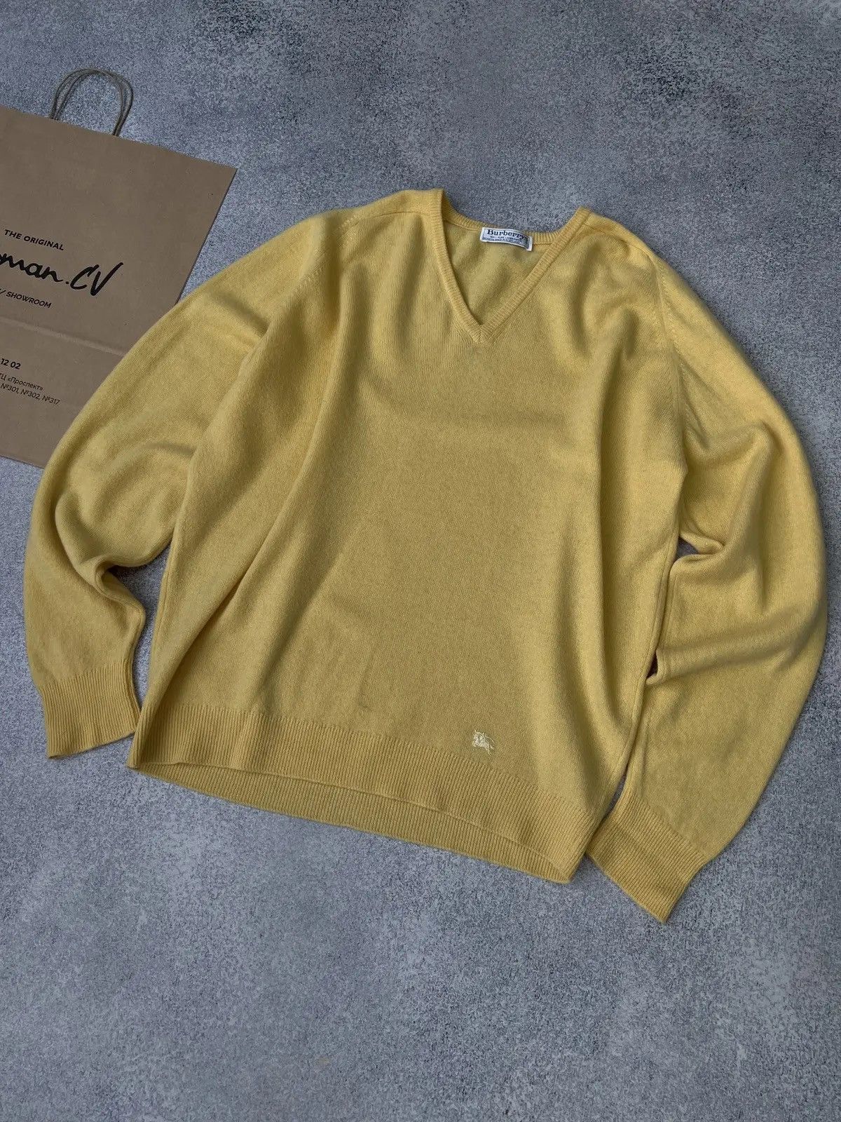 Burberry × Vintage Burberrys Vintage Wool Cashmere v-neck sweater Size US XL / EU 56 / 4 - 4 Thumbnail