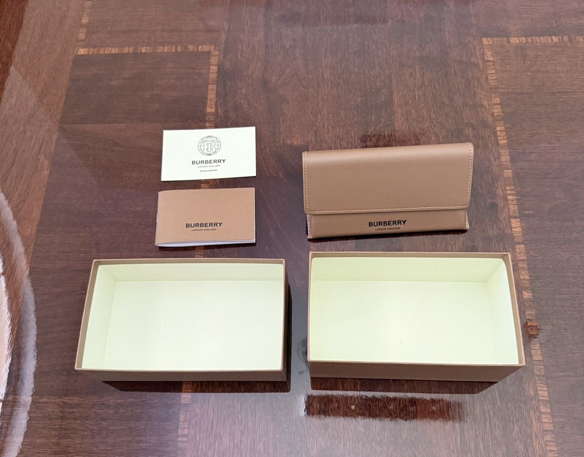Burberry Burberry Sunglasses Size ONE SIZE - 11 Thumbnail