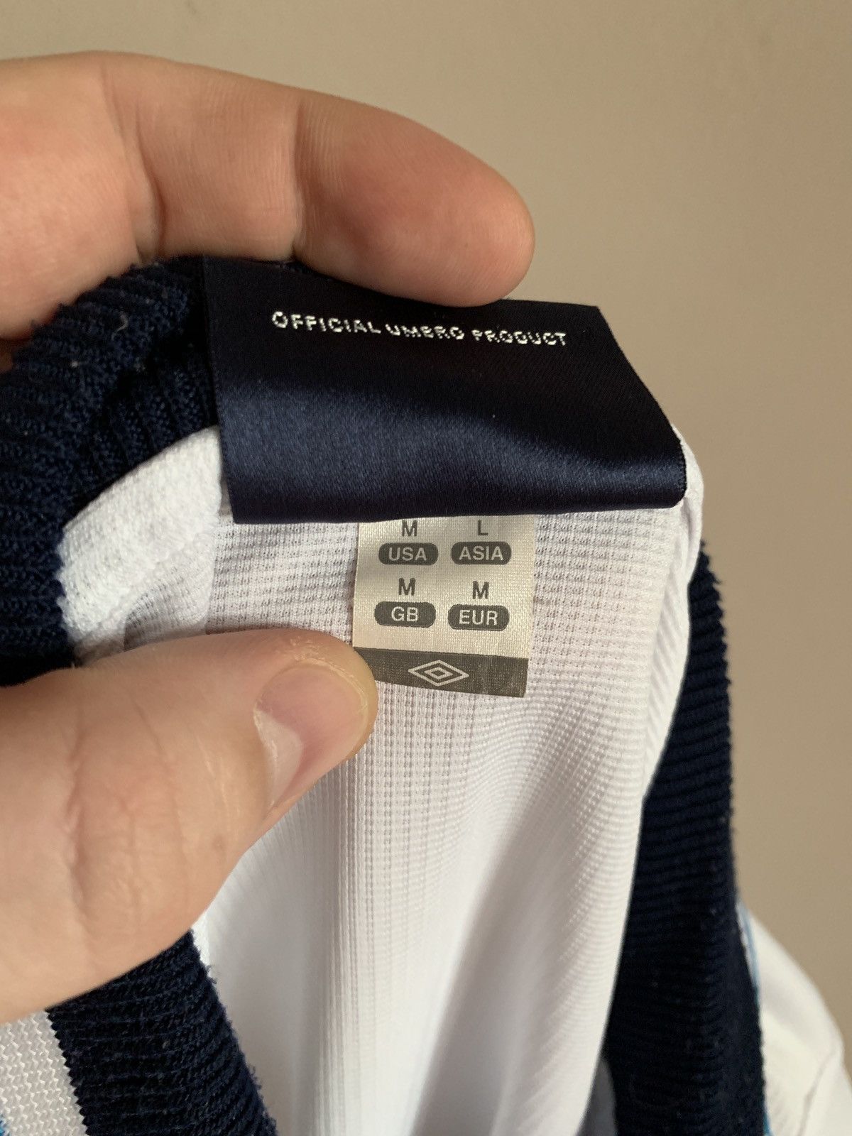 Umbro England 1995 Football Shirt Umbro Vintage Soccer Jersey Sz M Size US M / EU 48-50 / 2 - 17 Thumbnail
