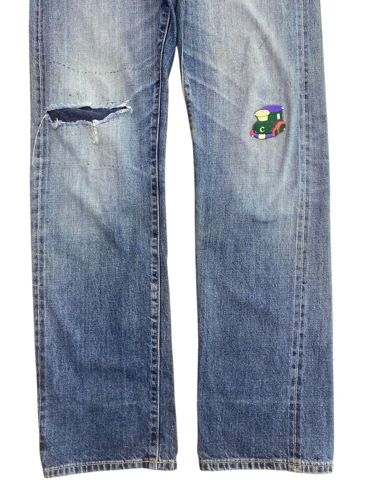 Uniqlo Uniqlo Brand Faded Embroidery Style Ripped Jeans Size US 32 / EU 48 - 9 Thumbnail