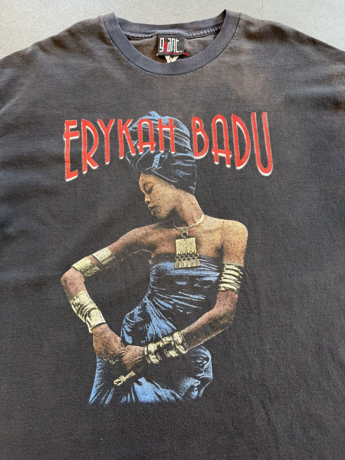 Other 2001 Vintage Erykah Badu Tour Tee Size US XL / EU 56 / 4 - 5 Thumbnail
