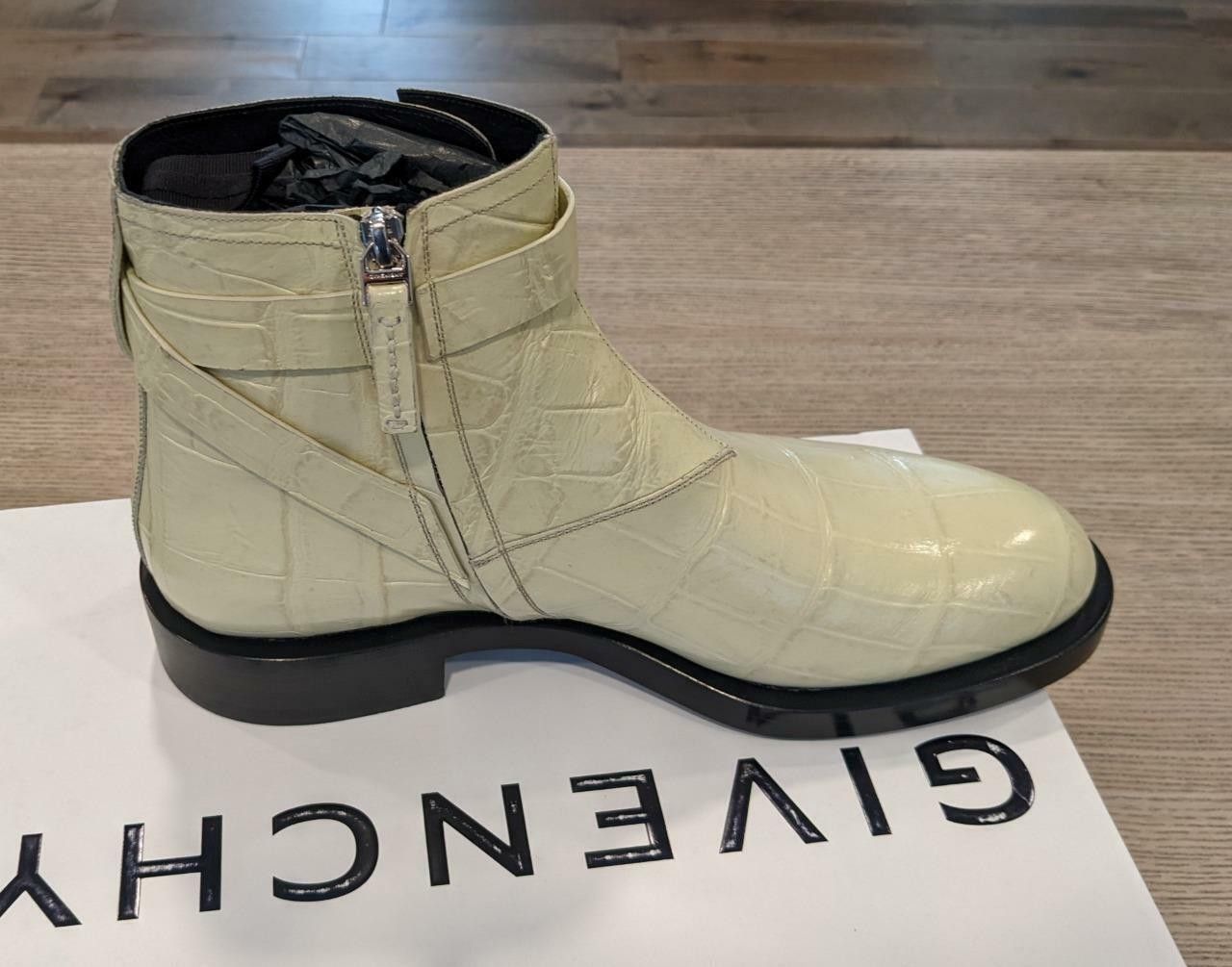 Givenchy Givenchy Lock Leather Ankle Boots Off White Cream Beige Size US 9 / EU 42 - 3 Thumbnail