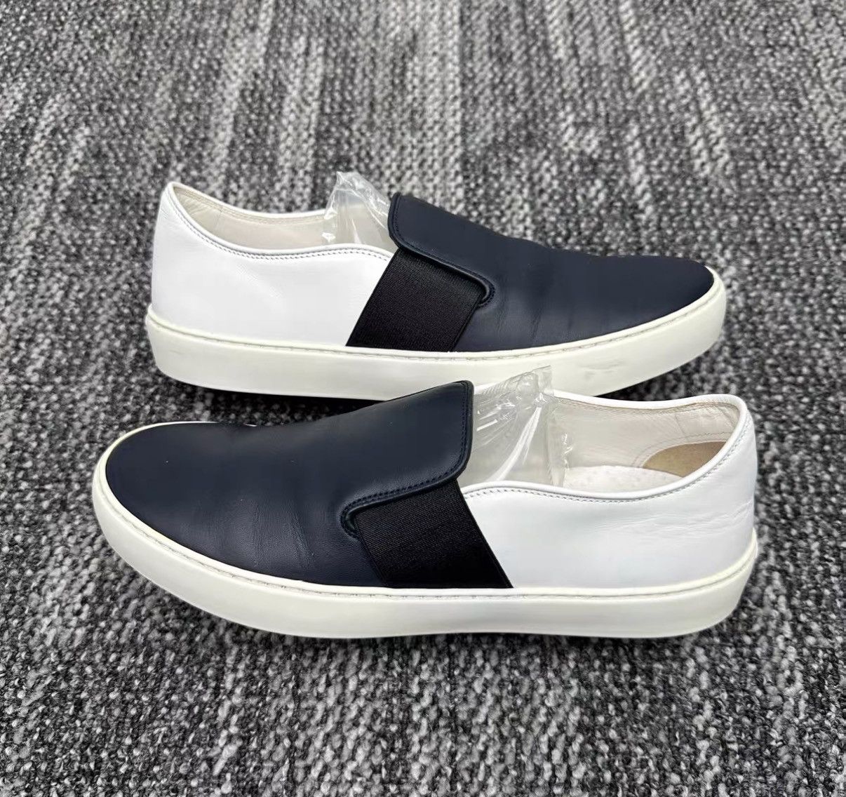 Chanel Chanel Blue & White Colorblock Slip-On Sneakers J42 Size US 7.5 / IT 37.5 - 4 Thumbnail
