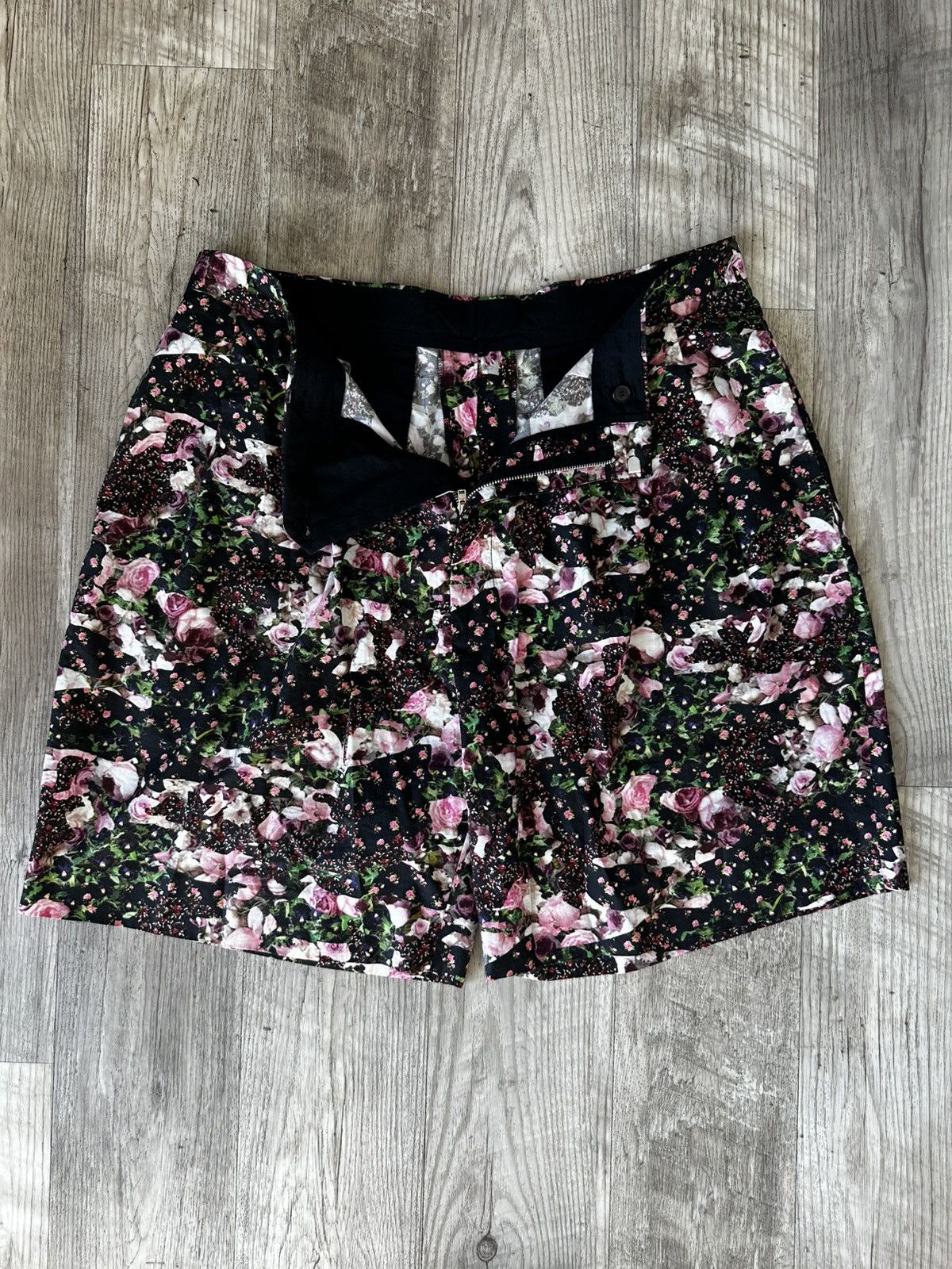 Givenchy Tisci Era Floral Bermuda Shorts Size US 36 / EU 52 - 2 Thumbnail