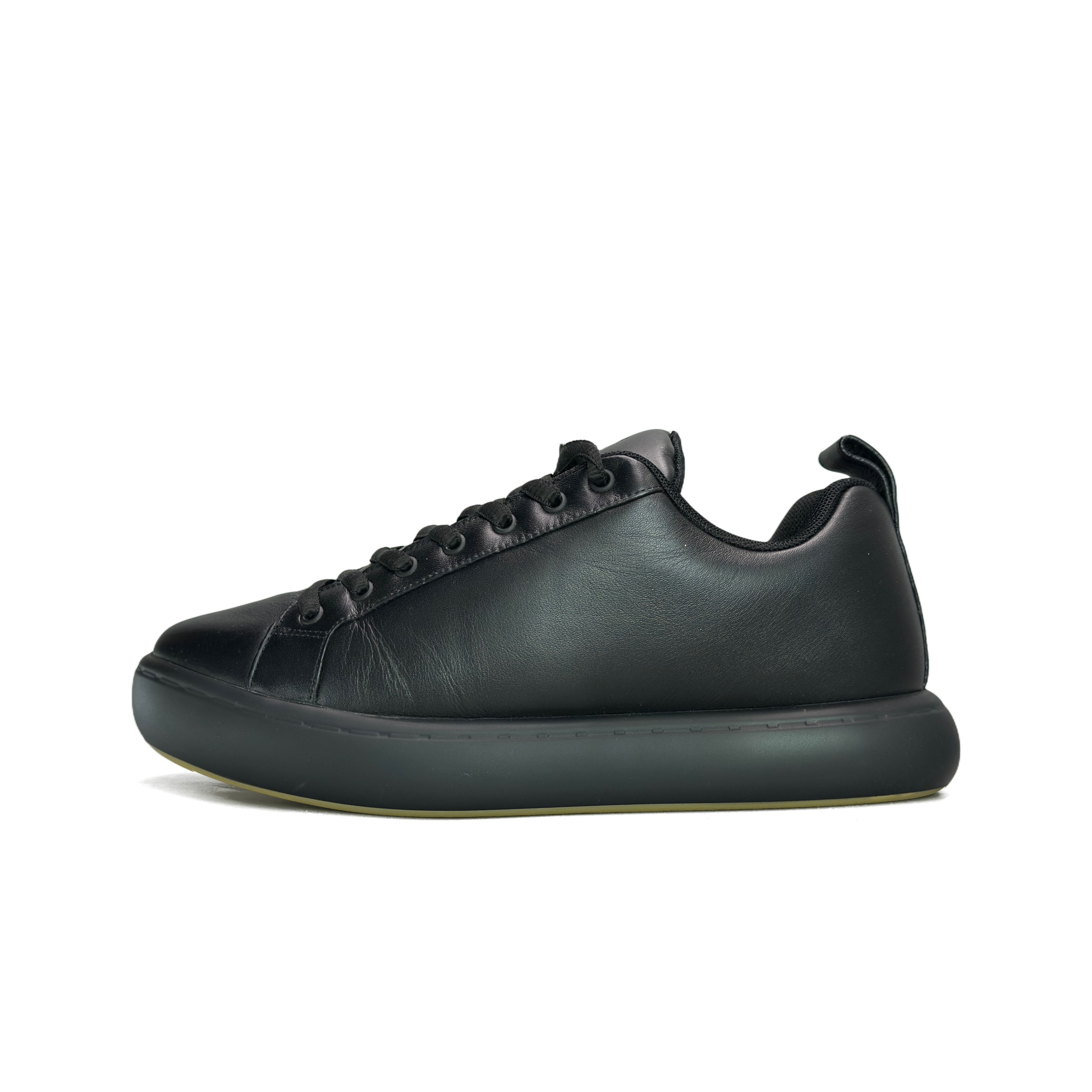 Bottega Veneta Bottega Veneta Pillow Low-Top Sneakers Size 12 Size US 12 / EU 45 - 1 Thumbnail