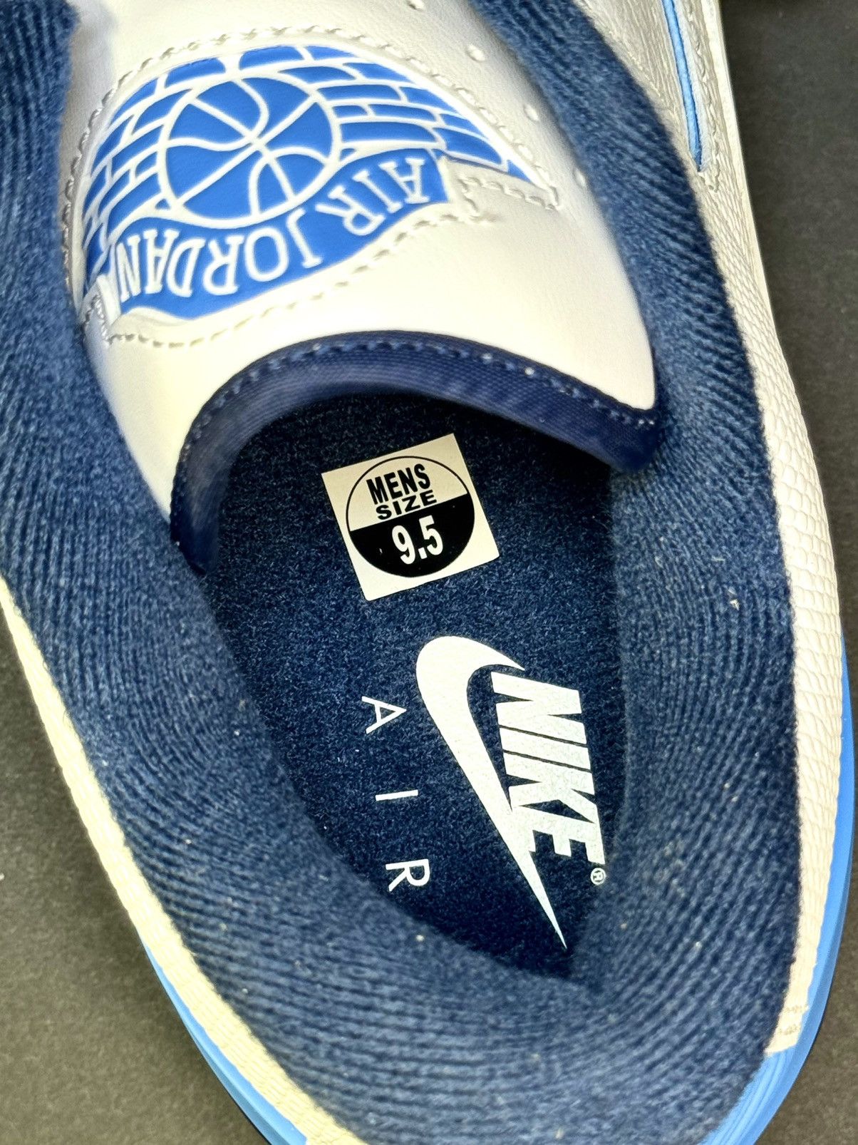 Jordan Brand Air Jordan Retro 2/3 UNC Universal Blue/White Size US 9.5 / EU 42-43 - 5 Thumbnail