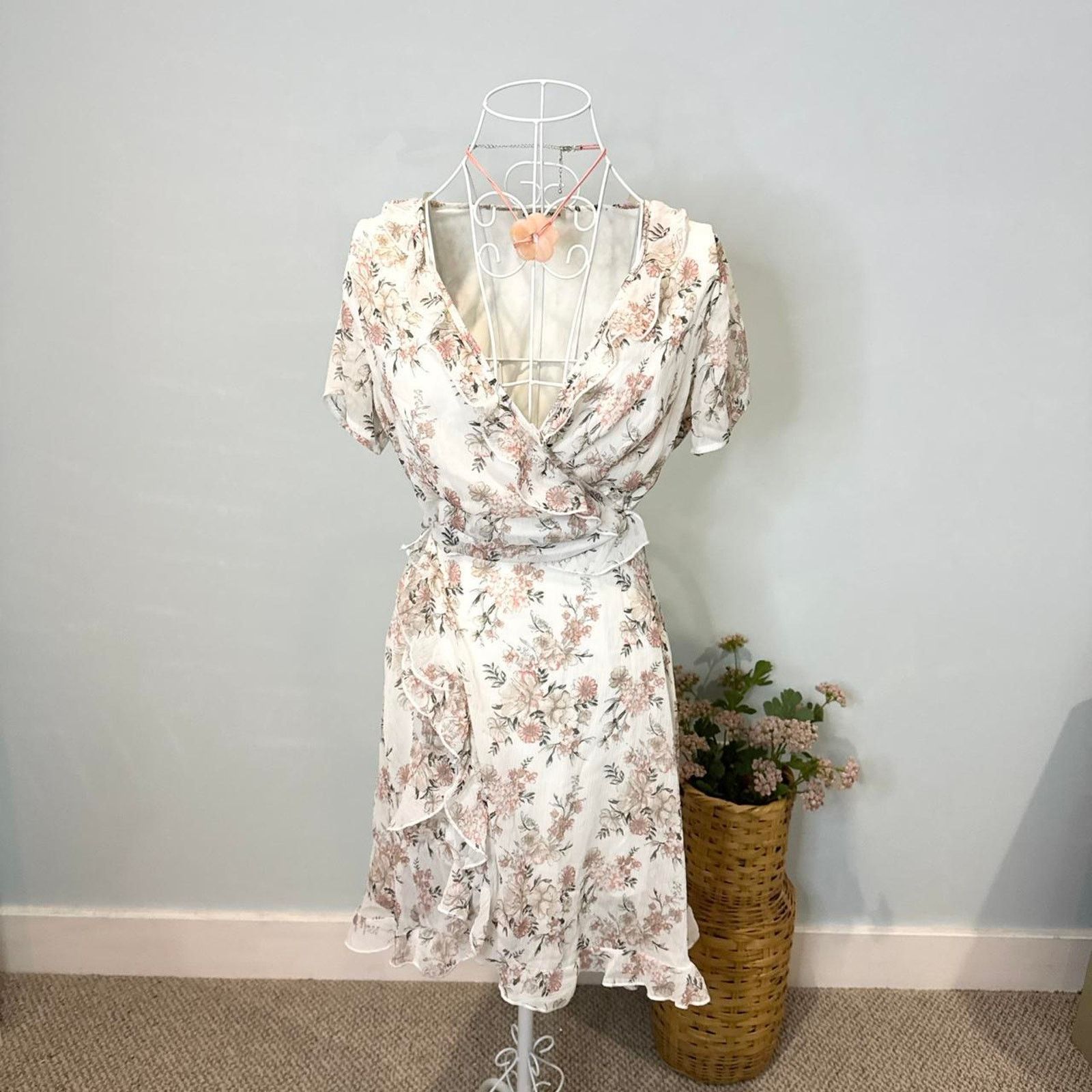 Other fairy vintage y2k white & pink floral midi ruffle sundress Size XS / US 0-2 / IT 36-38 - 1 Thumbnail