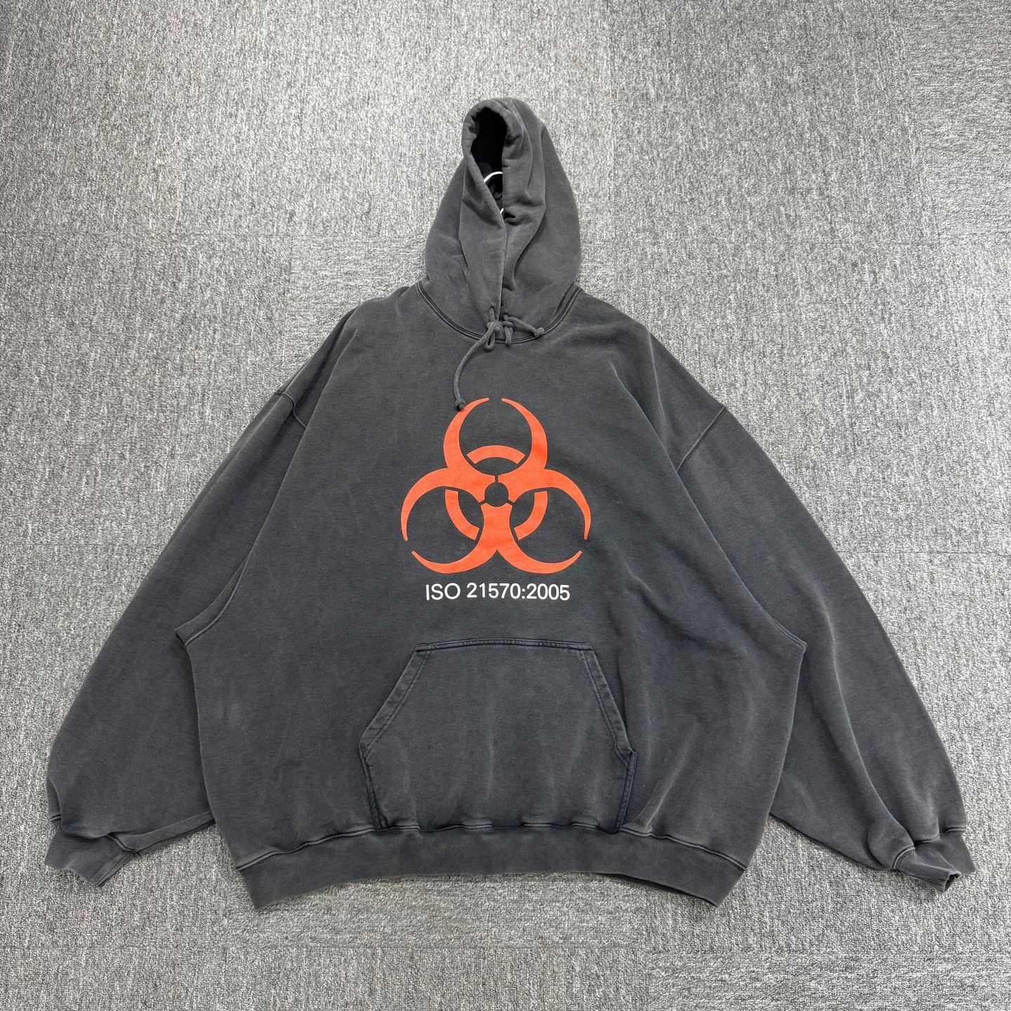 Vetements Vetements Biohazard Print Hoodie - dmc Size US XL / EU 56 / 4 - 1 Thumbnail