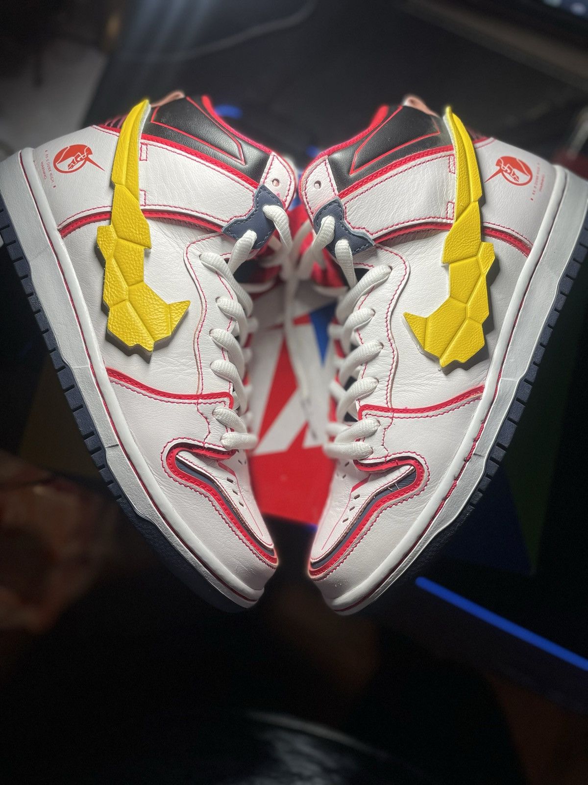 Nike SB Nike SB Gundam Unicorn RX-0 Size US 9 / EU 42 - 1 Thumbnail