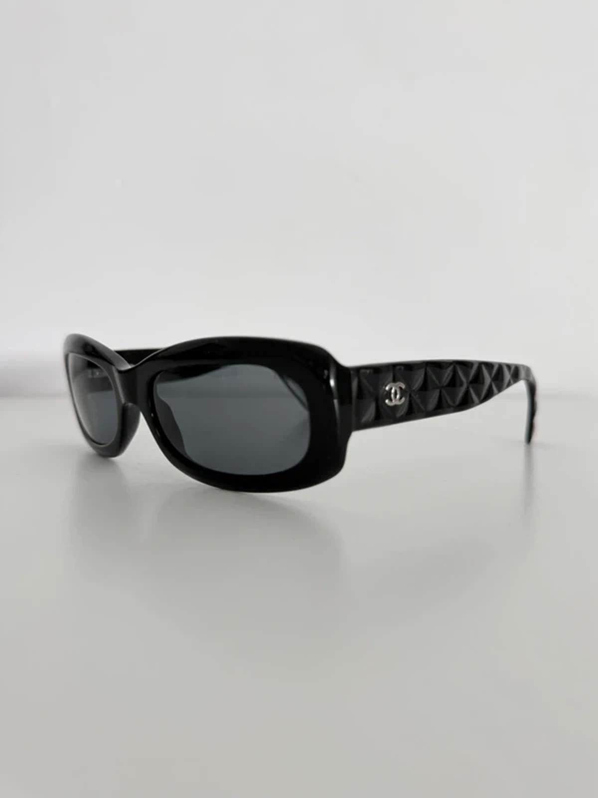 Chanel Chanel black sunglasses Size ONE SIZE - 2 Thumbnail