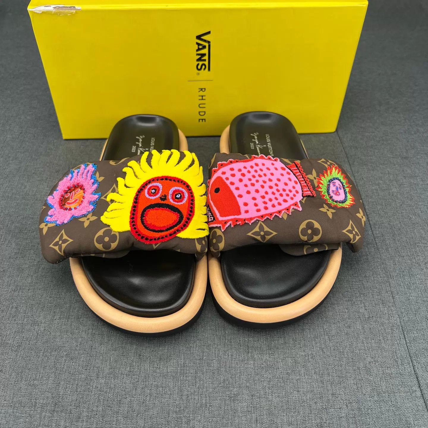 Louis Vuitton LV x Yayoi Kusama Monogram Brown Slippers 36 Worn 2x Size US 5.5 / IT 35.5 - 4 Thumbnail