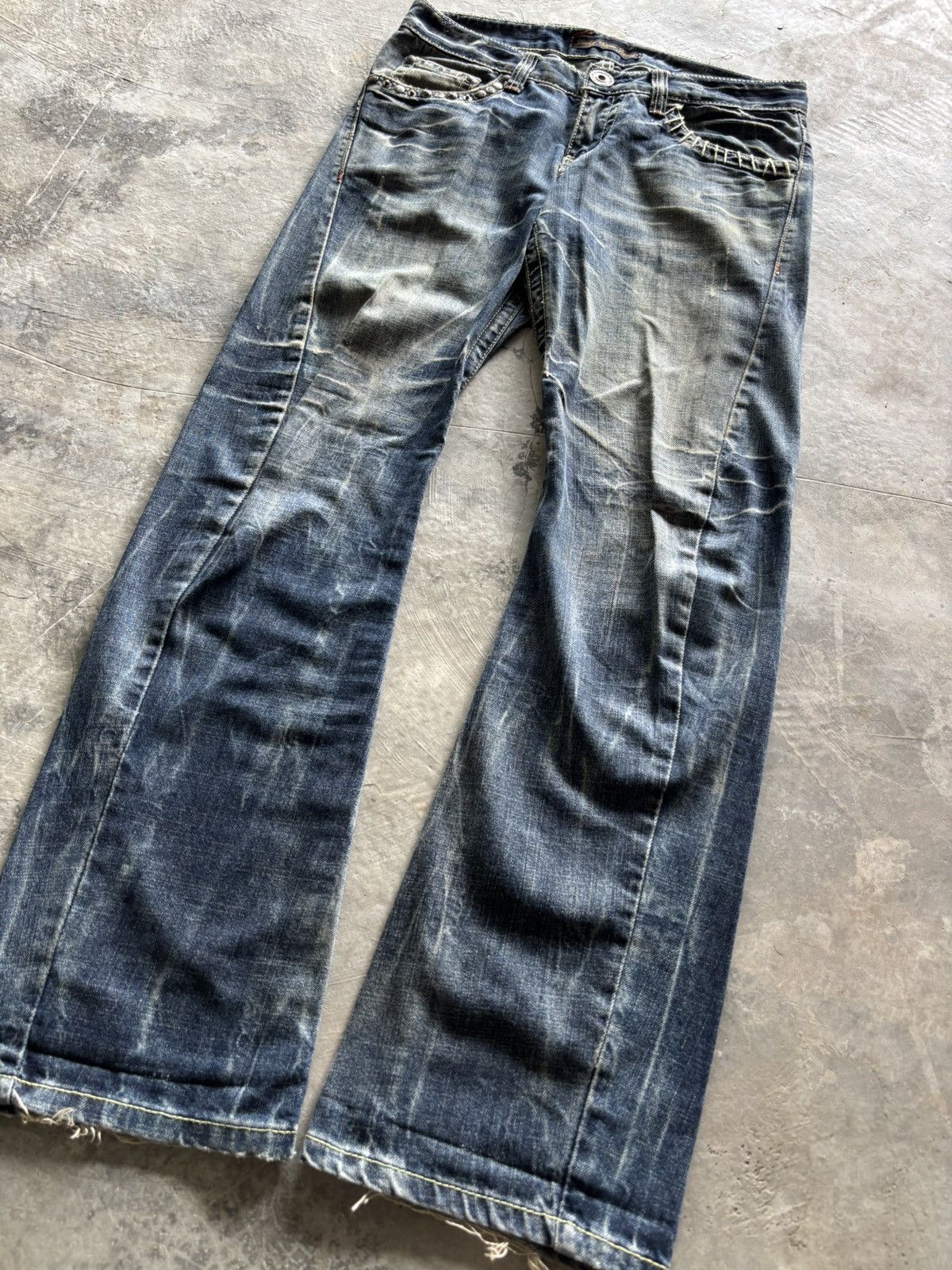 Tornado Mart FLARE LUCKY STORE JEANS JAPANESE DENIM STUDDED RUSTY MUDWASH Size US 31 - 13 Thumbnail