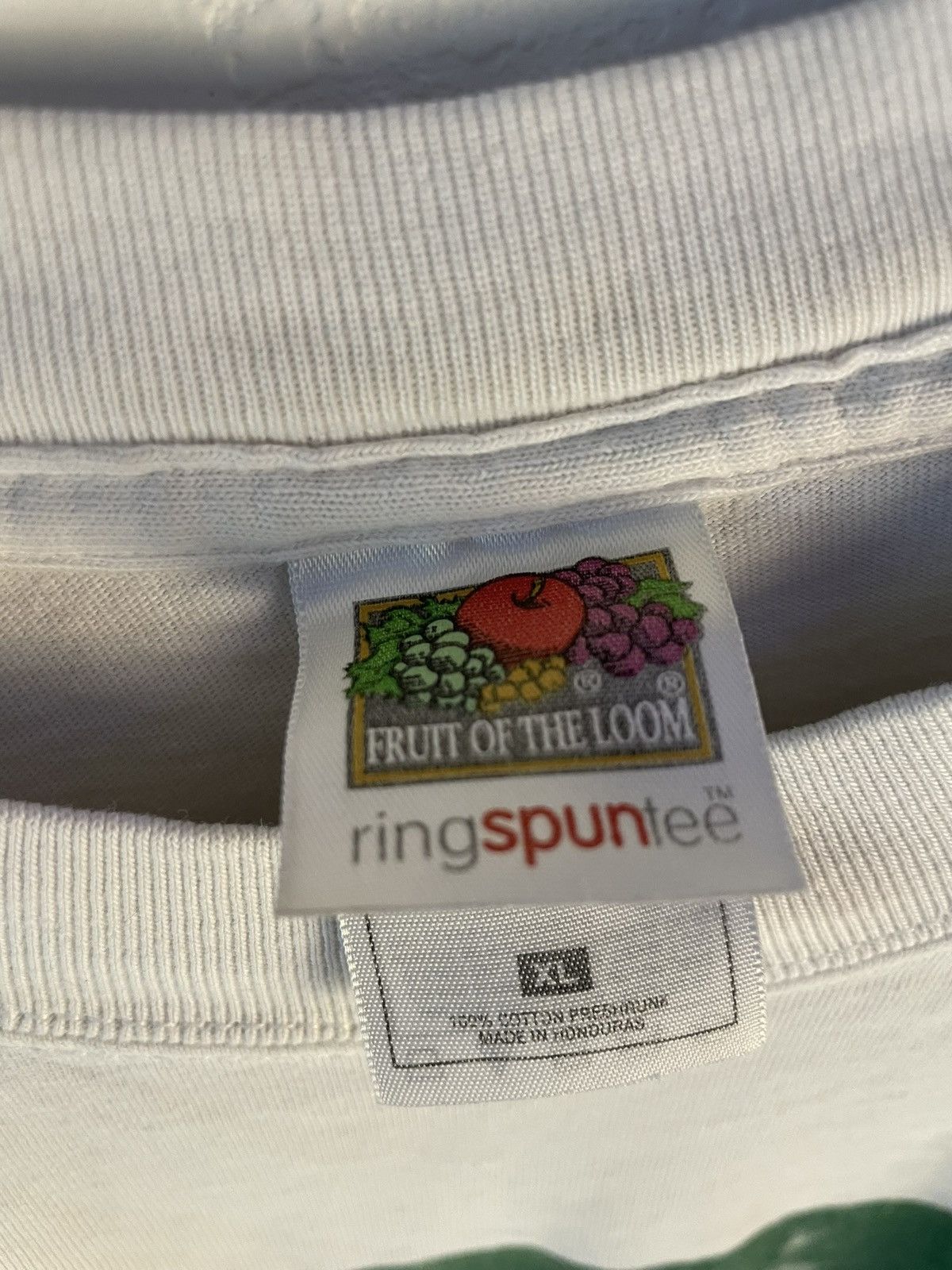 Vintage Fruit of the loom ringspun tee Size US L / EU 52-54 / 3 - 3 Thumbnail