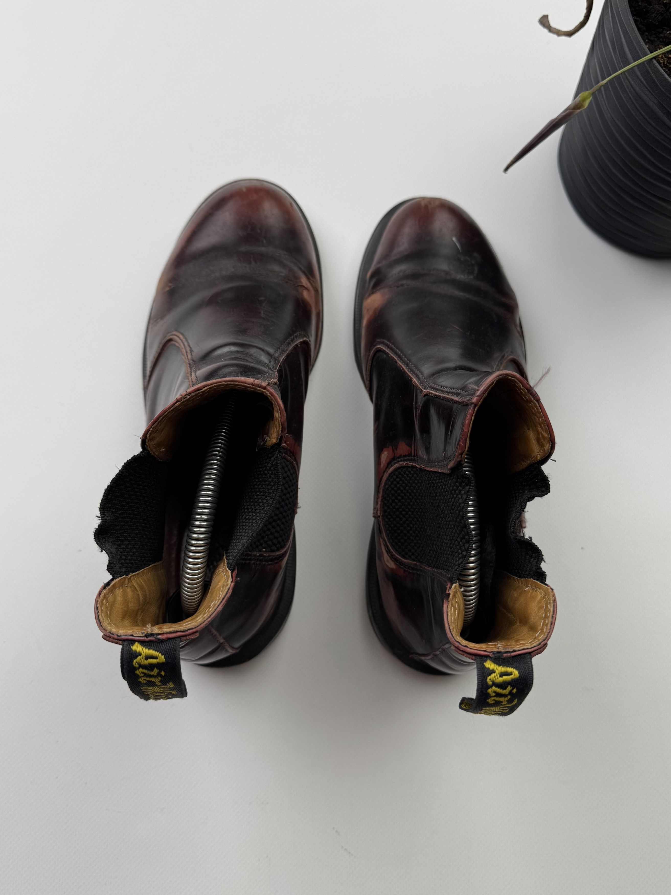 Dr. Martens Dr. Martens Vintage Thrashed Leather Boots (145) Size US 8 / IT 38 - 2 Thumbnail