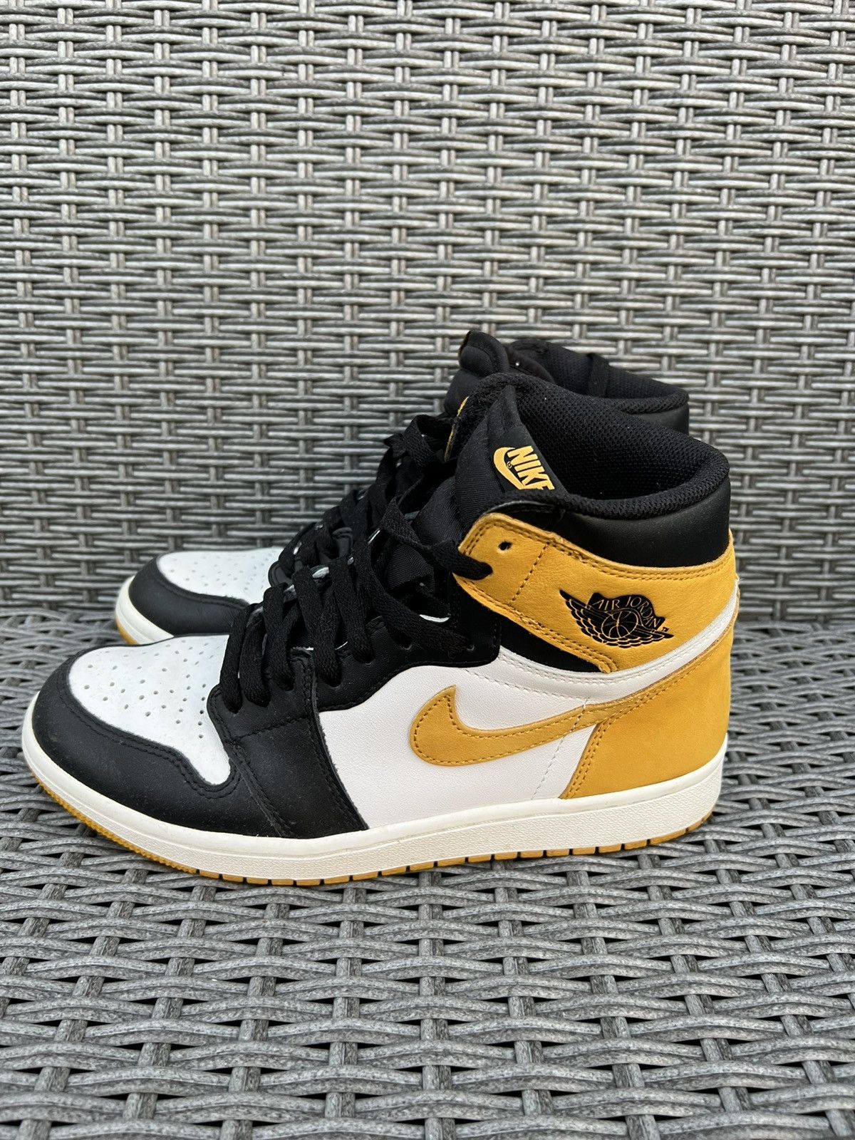 Nike Jordan 1 Retro High Size US 8.5 / EU 41-42 - 1 Thumbnail