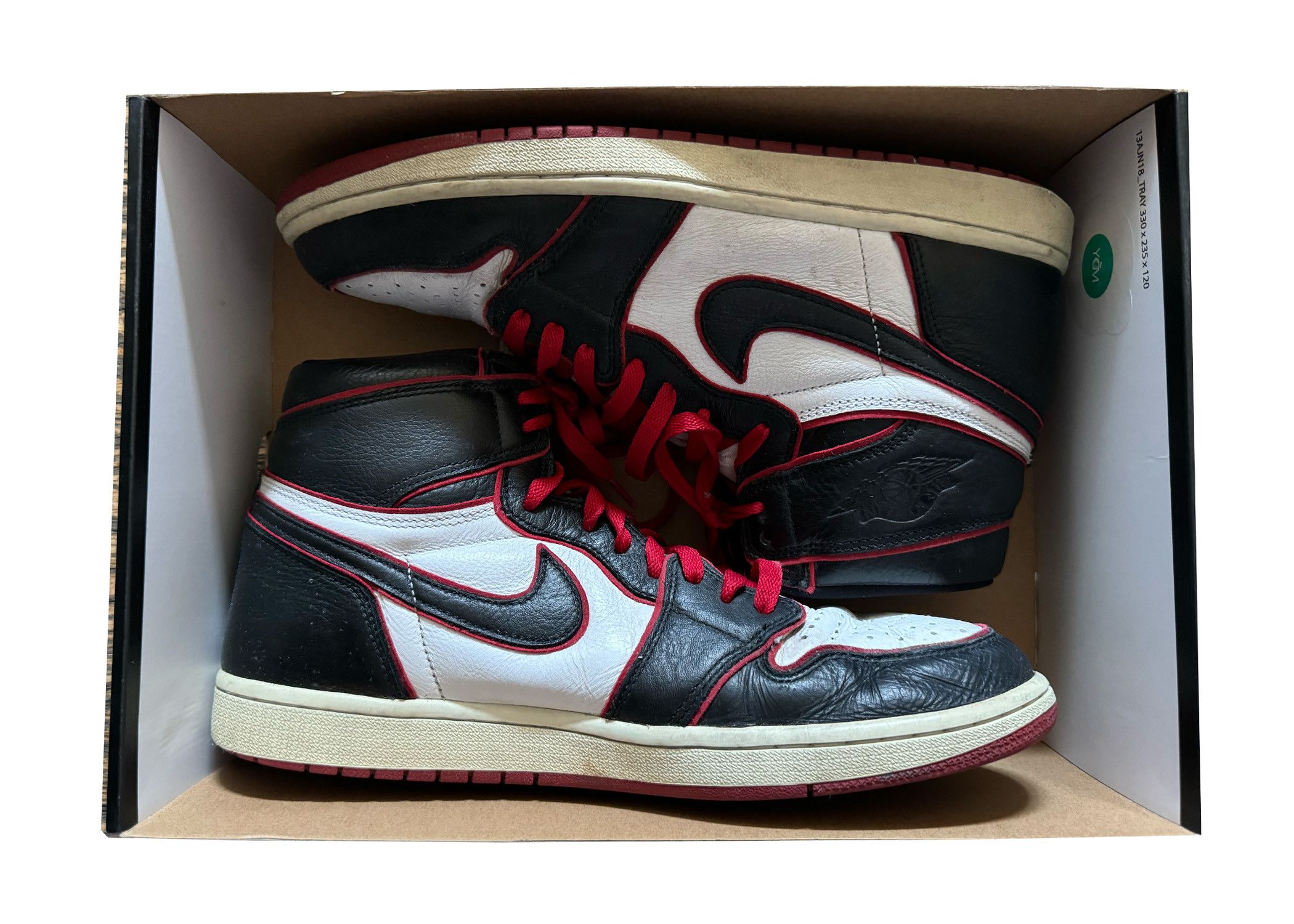 Nike 2019 Nike Air Jordan 1 I Retro High OG "Bloodline" Size 11.5 Size US 11.5 / EU 44-45 - 8 Thumbnail