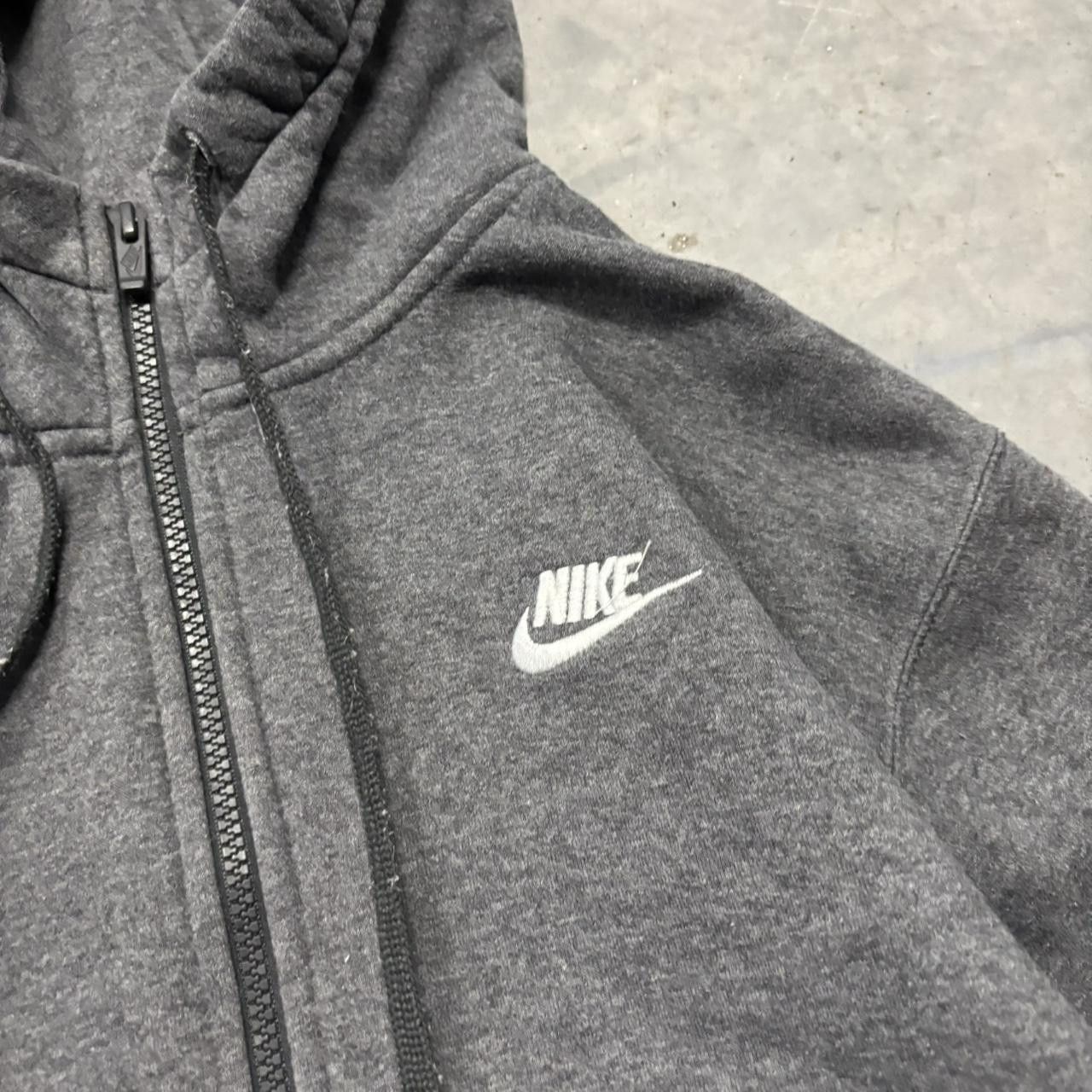 Nike × Vintage Crazy Vintage Y2K/2000s Grey Nike Streetwear Essential Zip Up Hoodie! Size US M / EU 48-50 / 2 - 5 Thumbnail