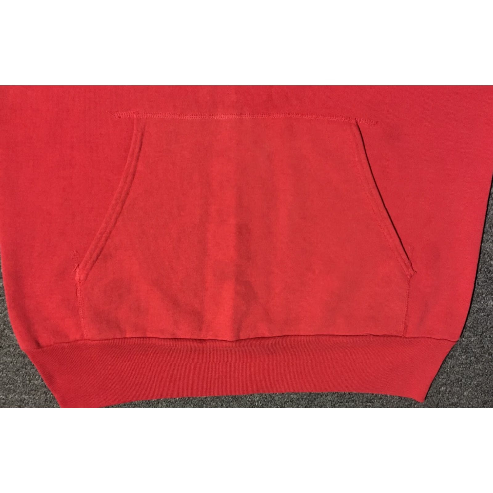 Vintage VINTAGE Medallion Hoodie Shirt Adult M Red 80s 90s Distressed Faded Vintage USA Track Punk Grunge Skate Surf Biker Punk Made in the USA Size US M / EU 48-50 / 2 - 3 Thumbnail