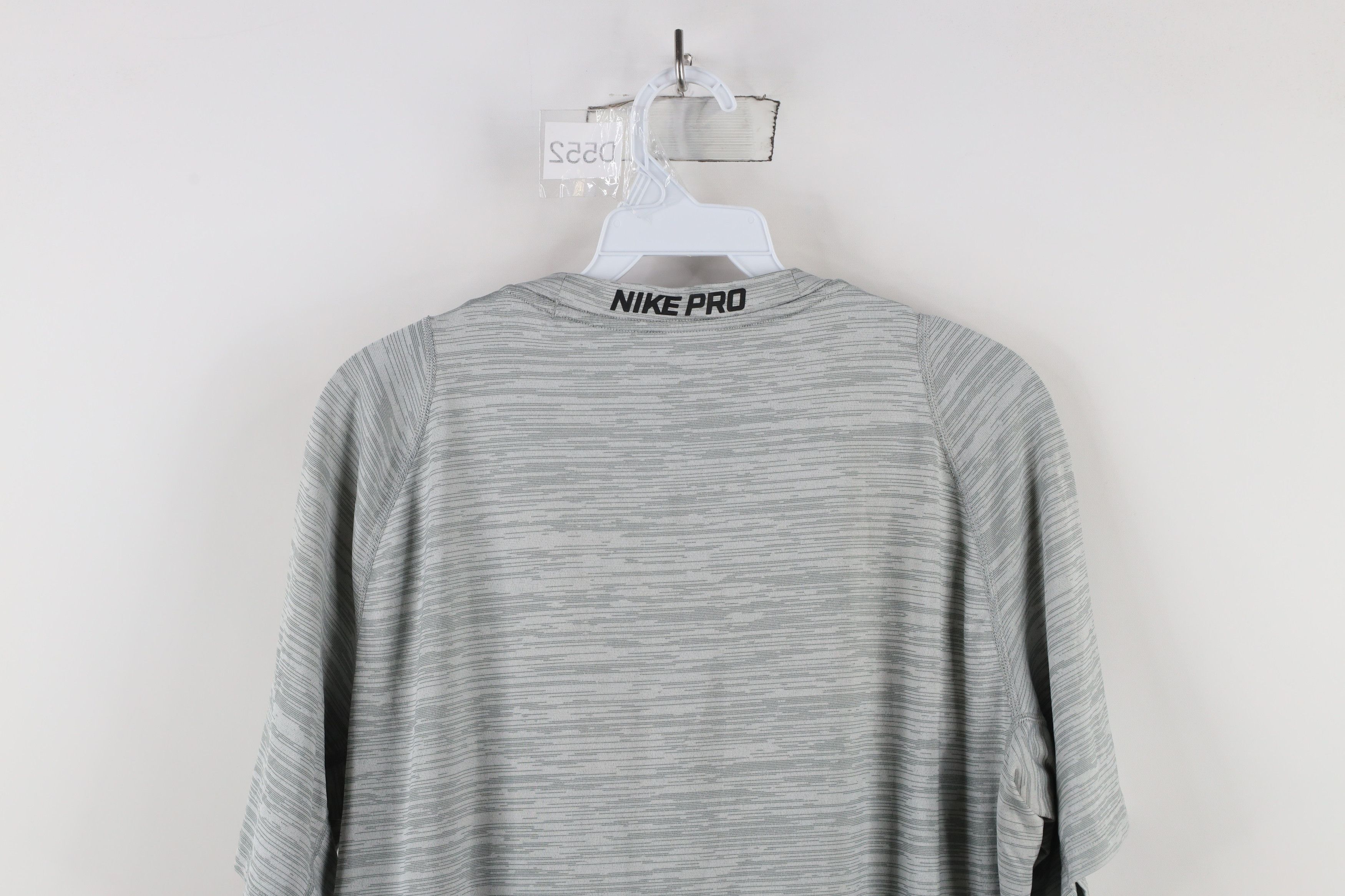 Nike × Vintage Nike Pro Compression Center Swoosh Gym Training T-Shirt Gray Size US L / EU 52-54 / 3 - 13 Thumbnail
