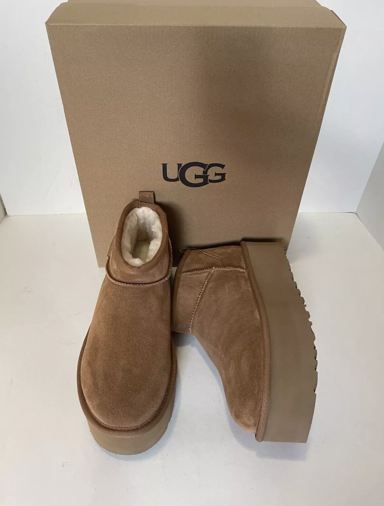 Ugg Womens Ugg Boots Size US 9 / IT 39 - 3 Thumbnail
