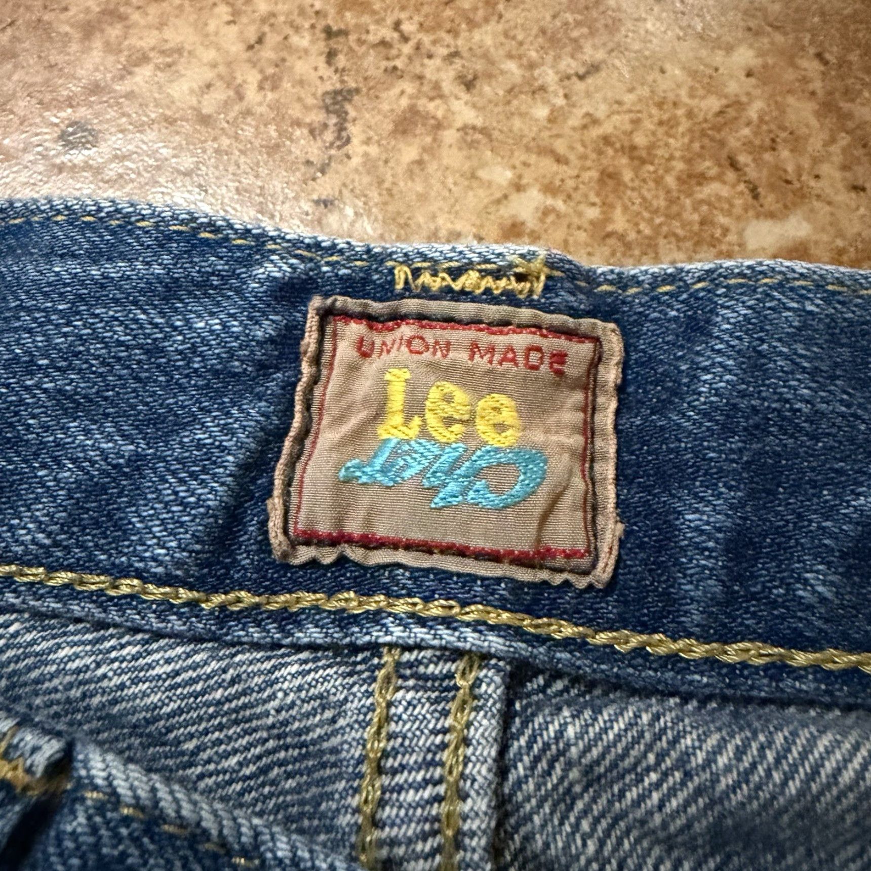 Lee VINTAGE LEE CHER COLAB UNION MADE JAPAN Distressed COWBOY JEANS 28W 26L Blue Mens Jeans Size US 28 / EU 44 - 2 Thumbnail