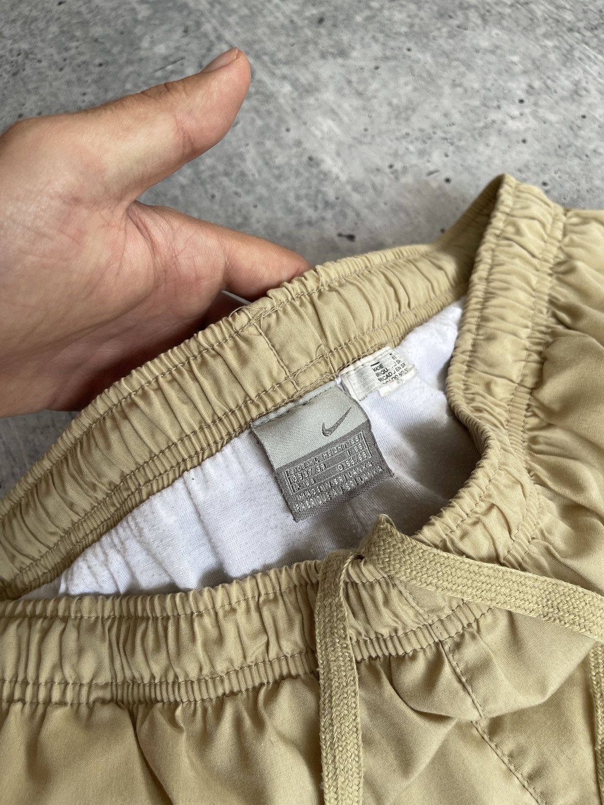 Nike × Vintage Vintage Nike 90s Track Pants Men’s L Beige Striped Baggy Y2K Size US 34 / EU 50 - 7 Thumbnail