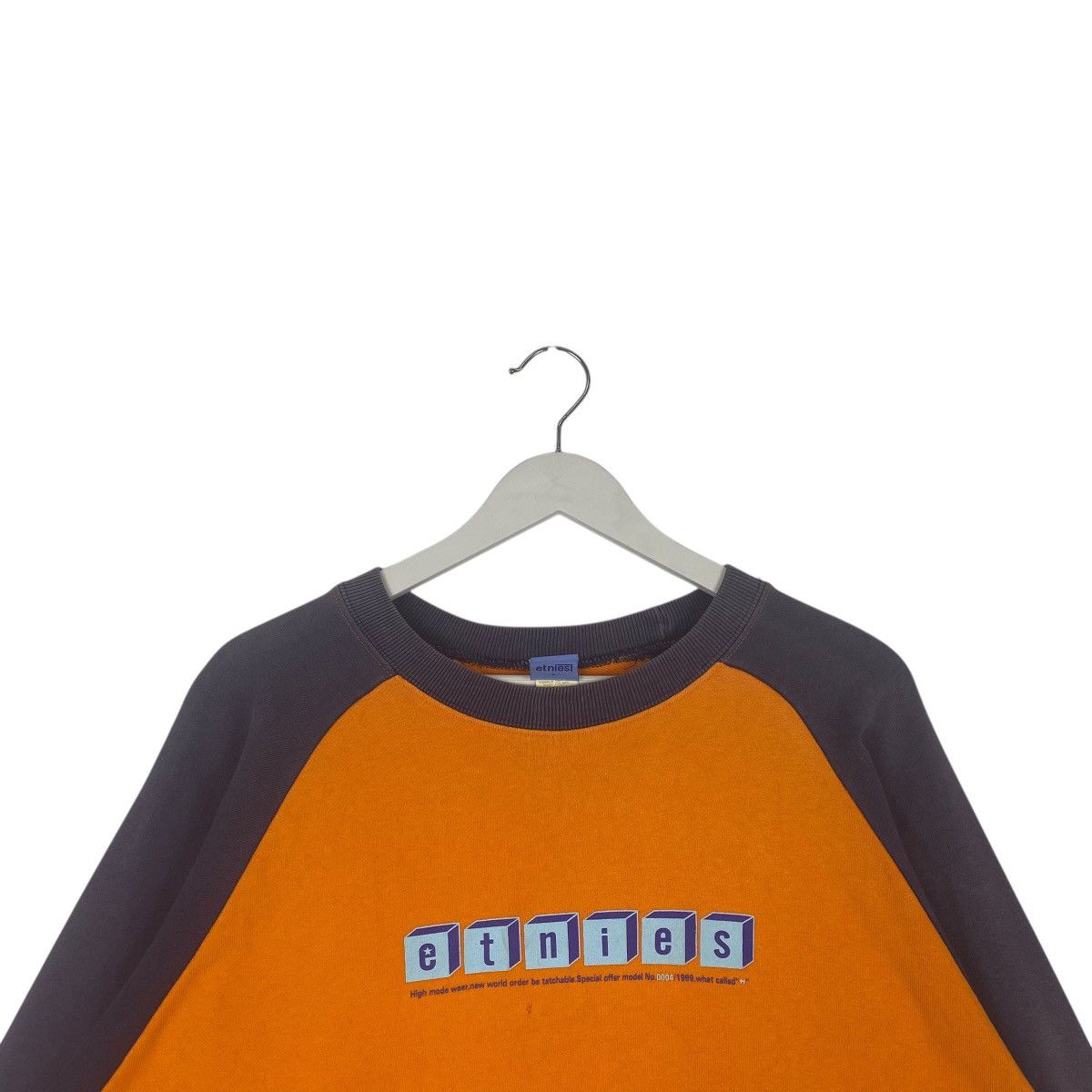 Vintage Vintage Etnies Printed Crewneck Sweatshirt Orange Size L Size US L / EU 52-54 / 3 - 4 Thumbnail