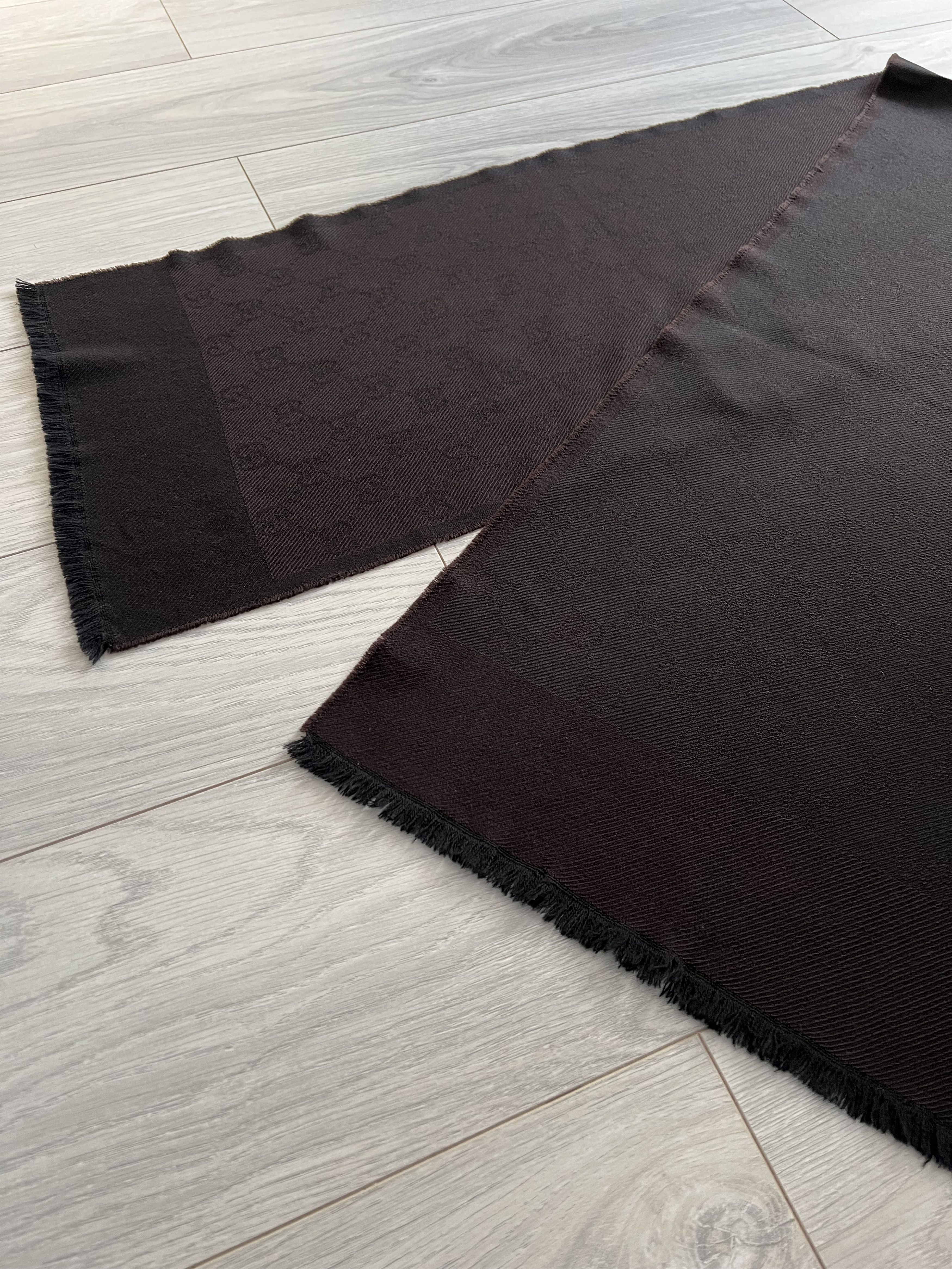 Gucci Gucci 100% Wool Scarf GG Logo Monogram Made in Italy Size ONE SIZE - 4 Thumbnail