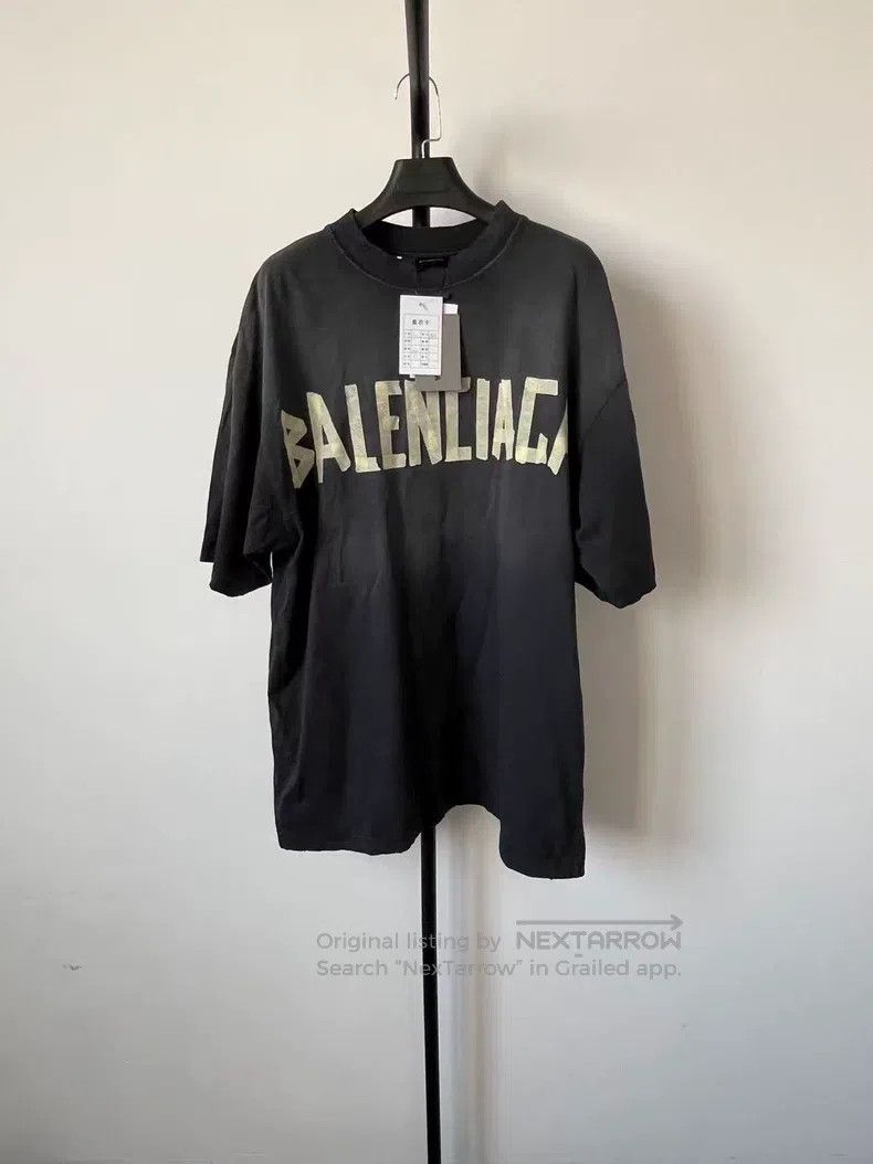 Balenciaga Balenciaga Tape letter logo printed plain knit round neck Size US S / EU 44-46 / 1 - 1 Thumbnail
