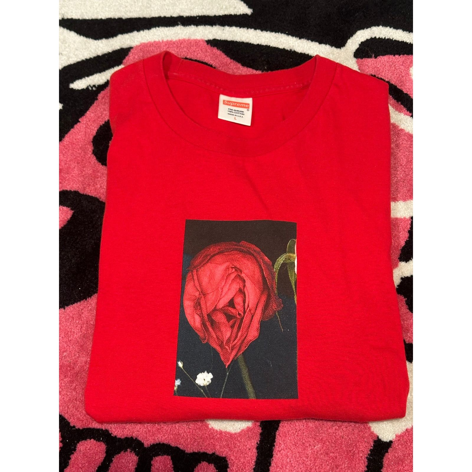Supreme Supreme Akari Rose Tee – Red – Size Large Size US L / EU 52-54 / 3 - 2 Thumbnail
