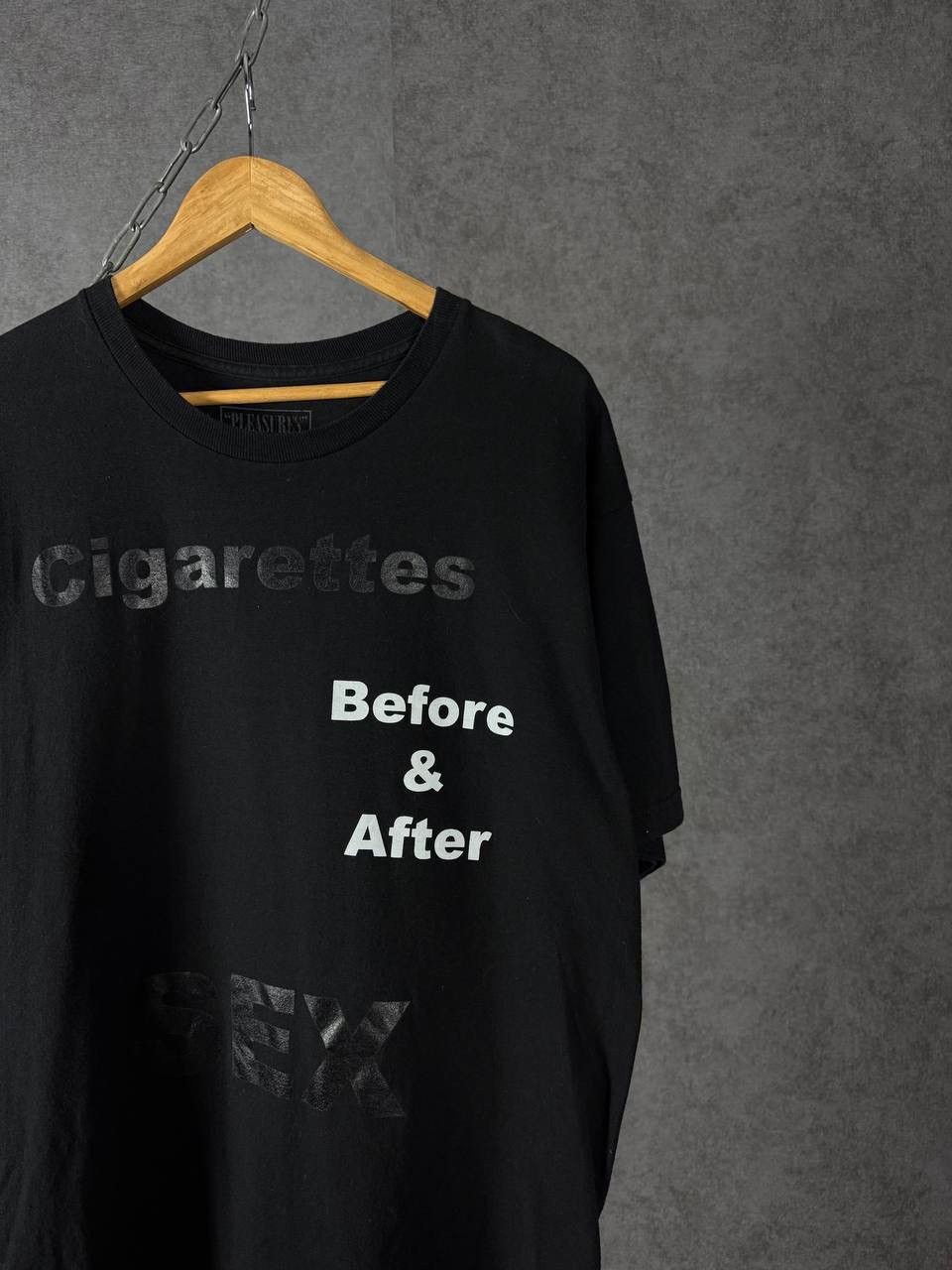 Pleasures Pleasures designer tee Size US L / EU 52-54 / 3 - 2 Thumbnail